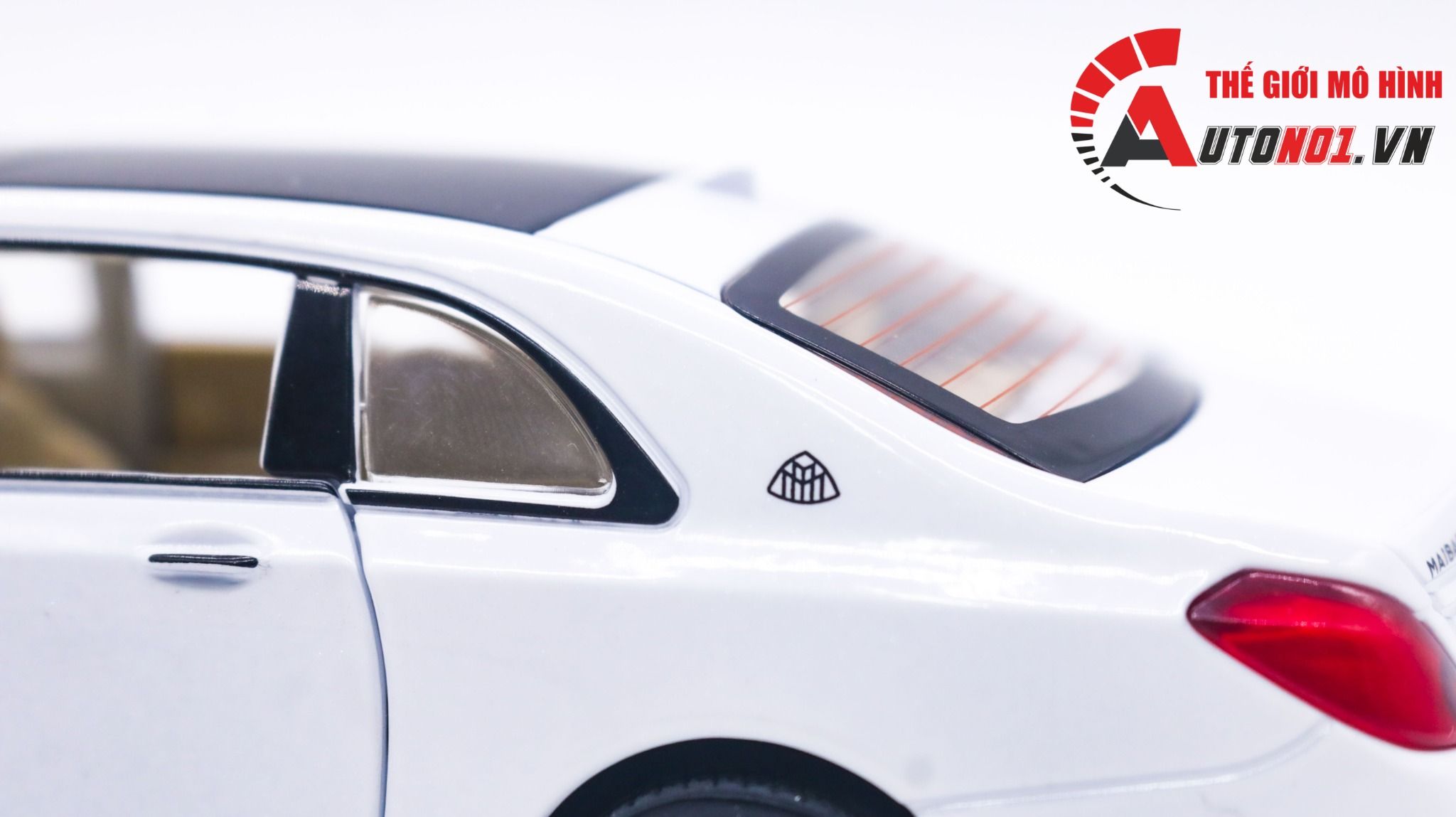 Mô hình xe Mercedes Maybach S600 Pullman tỉ lệ 1:32 Miniauto 3221A 3221B OT279