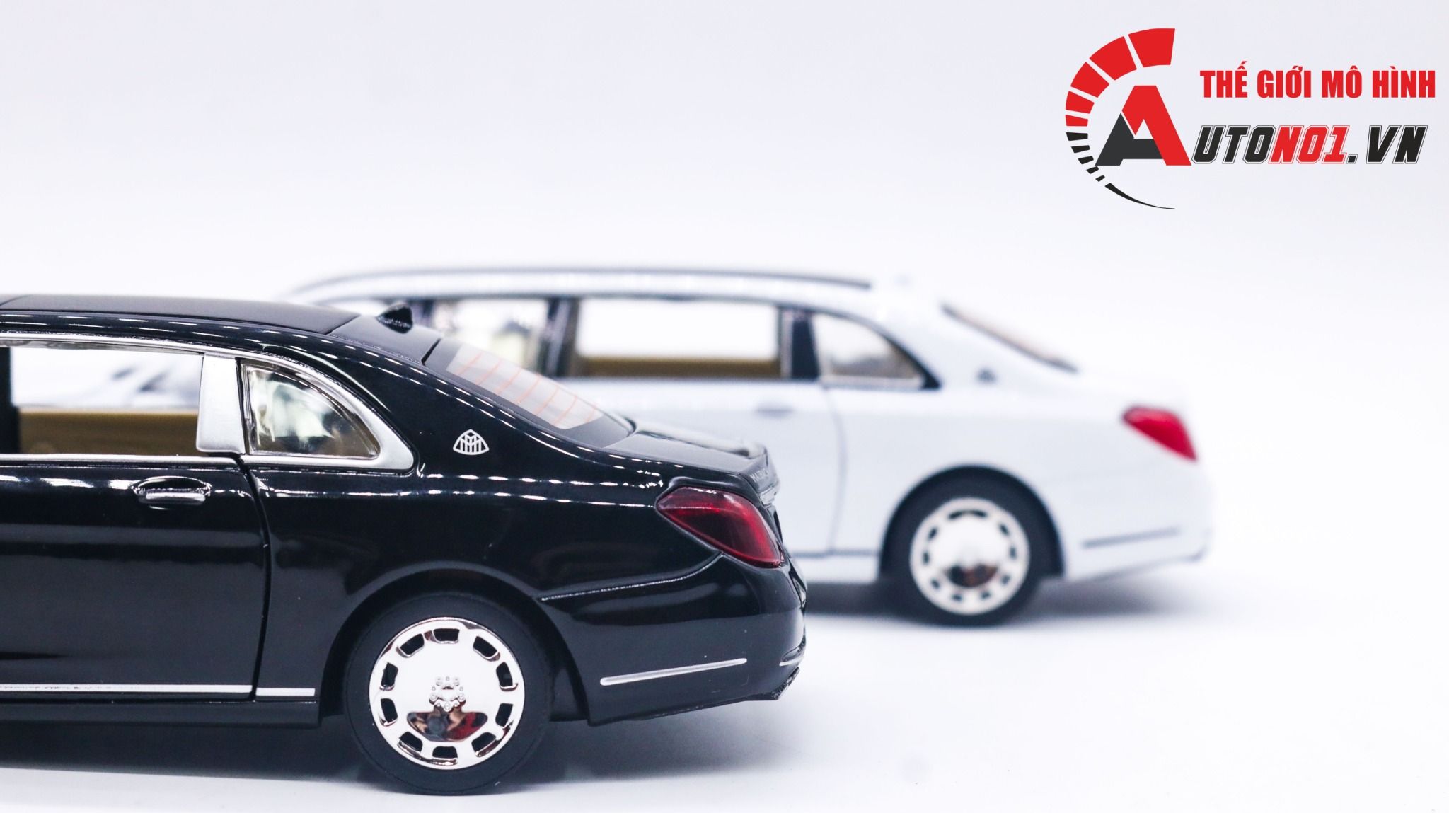 Mô hình xe Mercedes Maybach S600 Pullman tỉ lệ 1:32 Miniauto 3221A 3221B OT279
