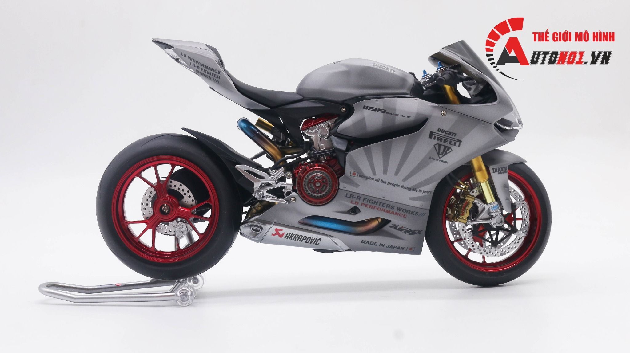 Mô hình xe cao cấp Ducati 1199 Panigale Custom Decal Liberty walk Performance nồi khô 1:12 Tamiya D034