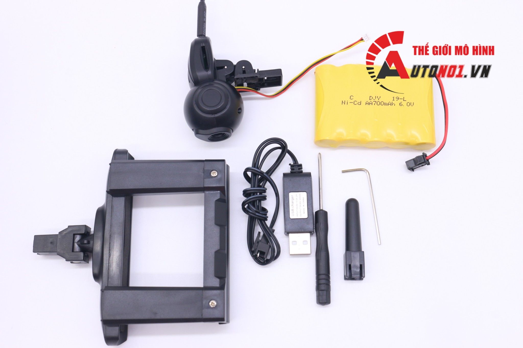 MÔ HÌNH XE ĐIỀU KHIỂN QUÂN SỰ FORCE TRUCK BLUE CAMERA 4WD 1:16 6800