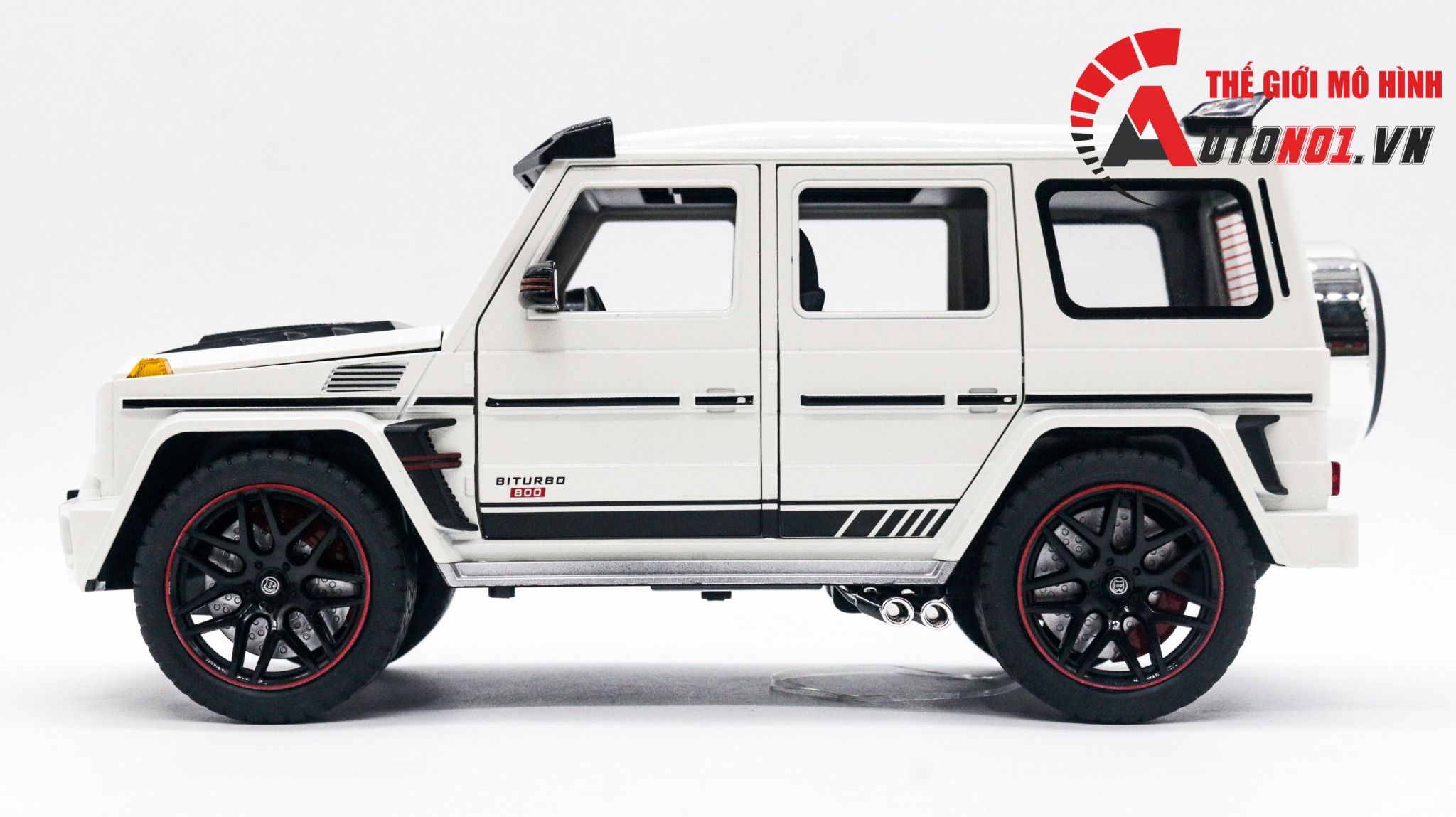 Mô hình xe Mercedes Benz Brabus G800 bầu trời sao-phun khói-đánh lái được full open phun khói tỉ lệ 1:18 Chezhi CZ1801B OT504