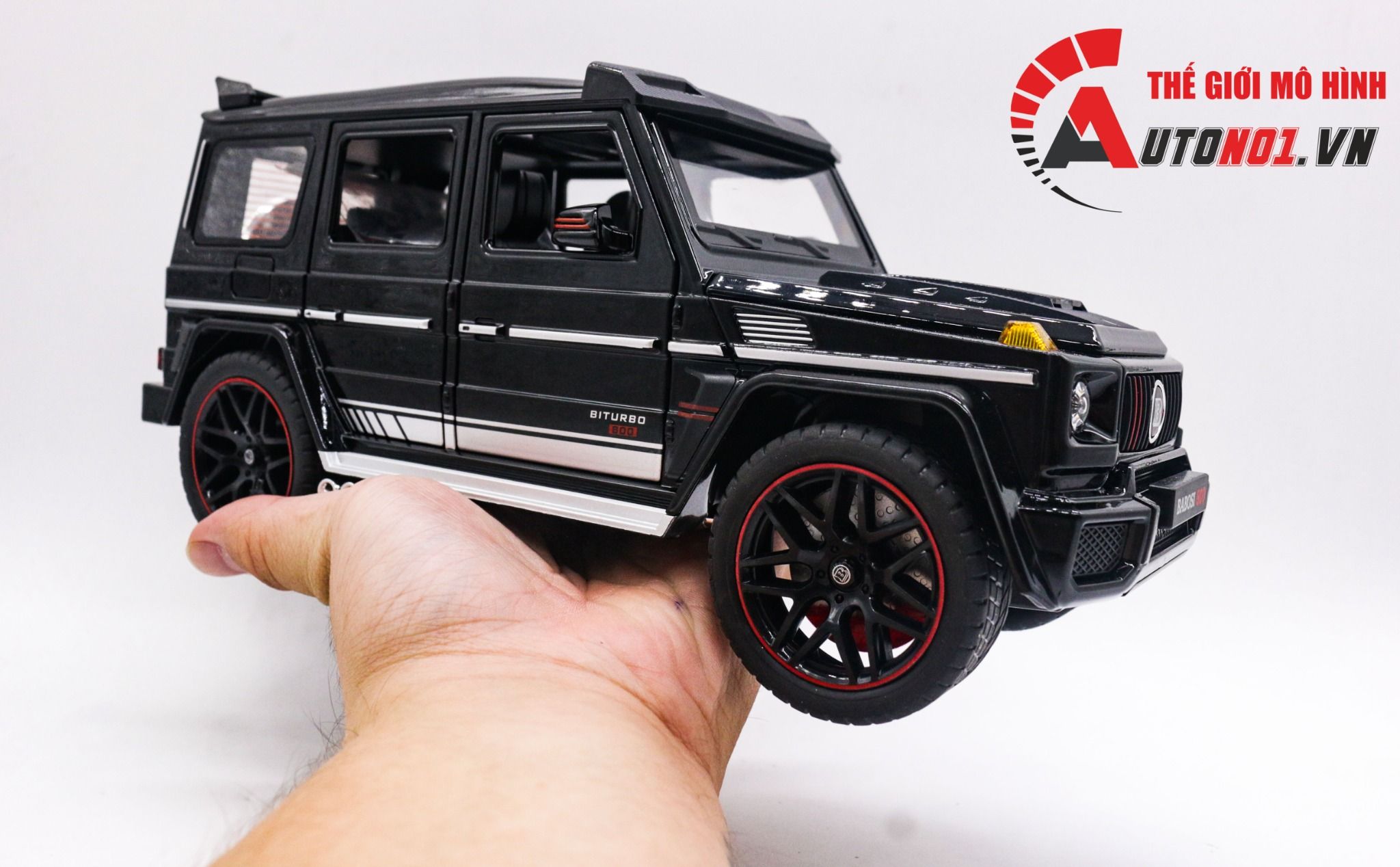 Mô hình xe Mercedes Benz Brabus G800 bầu trời sao-phun khói-đánh lái được full open phun khói tỉ lệ 1:18 Chezhi CZ1801B OT504