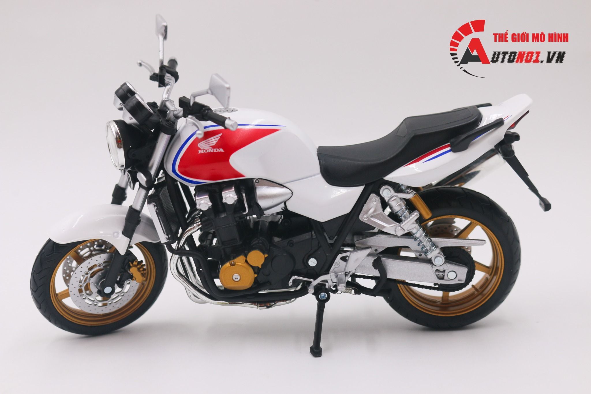 Mô hình xe Honda CB1300SF 1:12 Joycity/Automaxx 8154