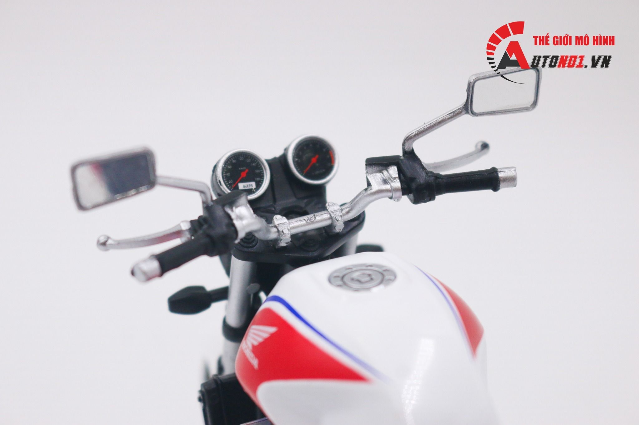 Mô hình xe Honda CB1300SF 1:12 Joycity/Automaxx 8154