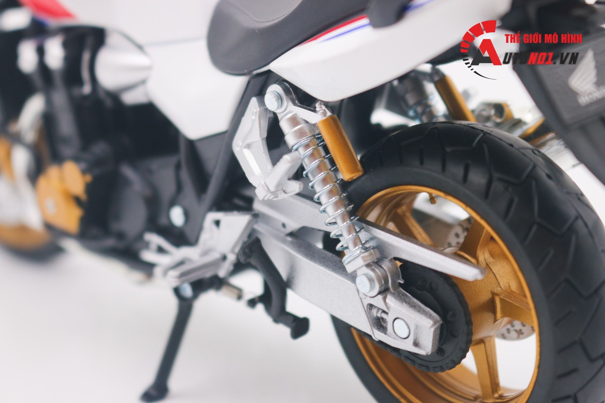 Mô hình xe Honda CB1300SF 1:12 Joycity/Automaxx 8154