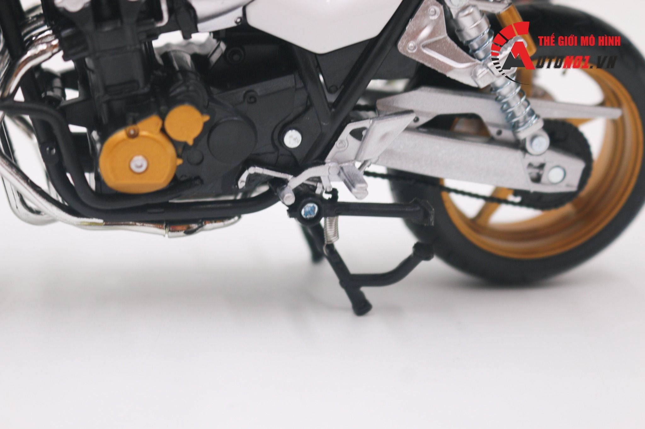 Mô hình xe Honda CB1300SF 1:12 Joycity/Automaxx 8154