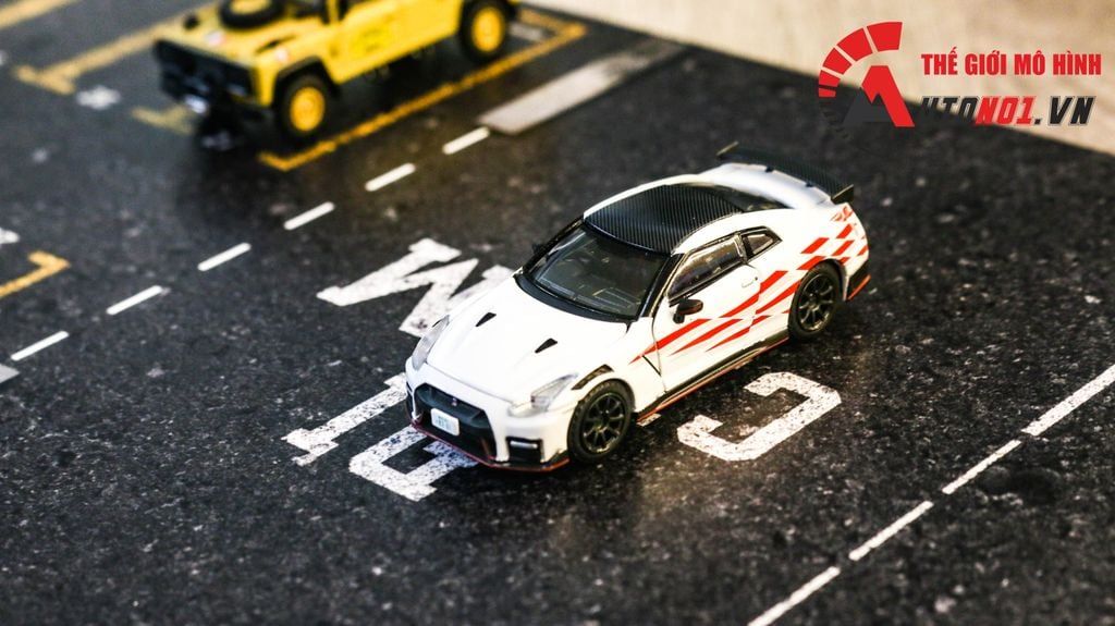 Diorama mặt đường nhiều làn xe, bãi đậu xe in PP cán mờ chống nước bụi bẩn khổ dài kích thước 60x30cm dành cho xe mô hình 1:64 Autono1 DR601