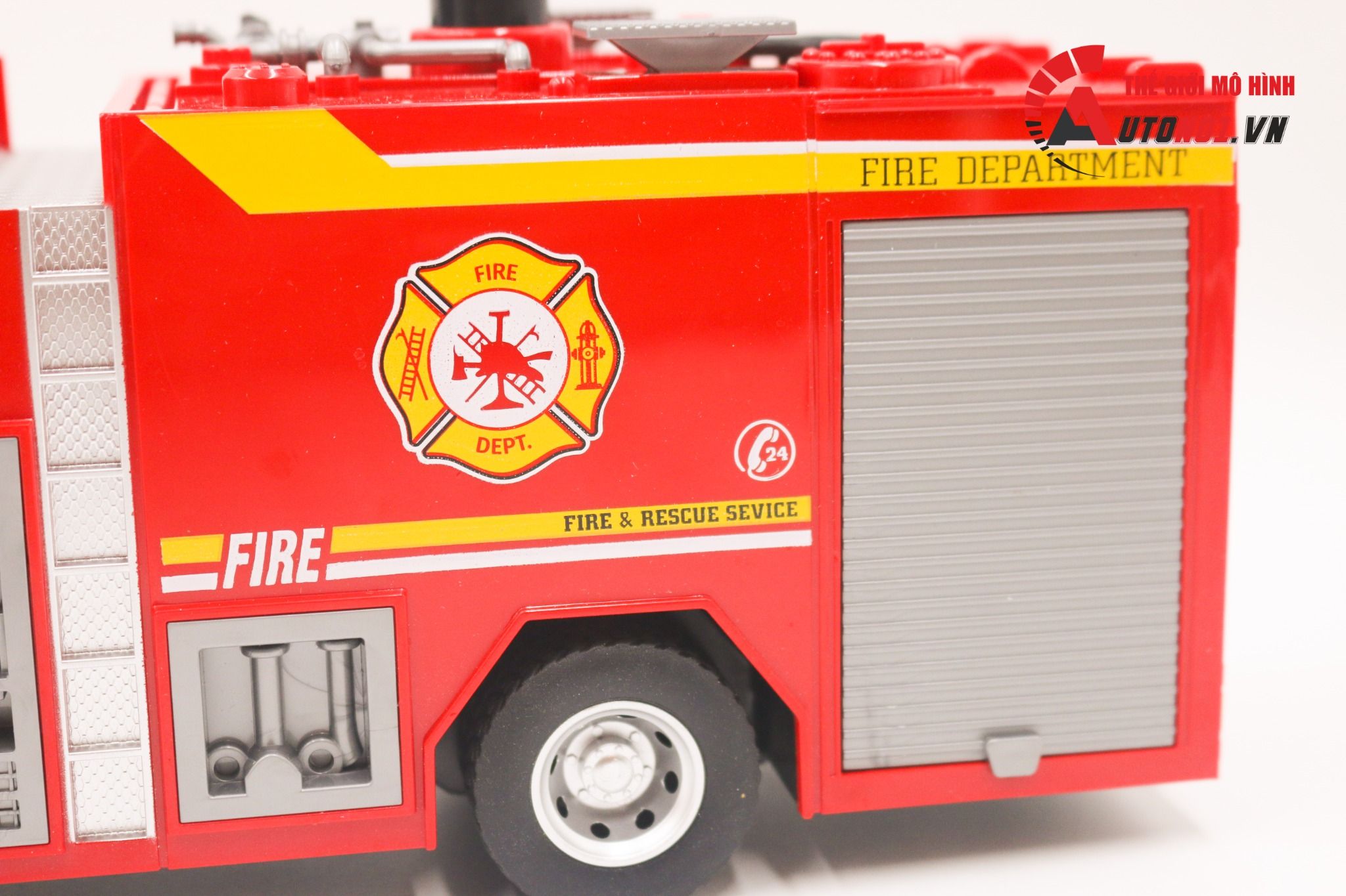 Xe mô hình cứu hỏa phun nước tỉ lệ 1:24 Metal DieCast 8057