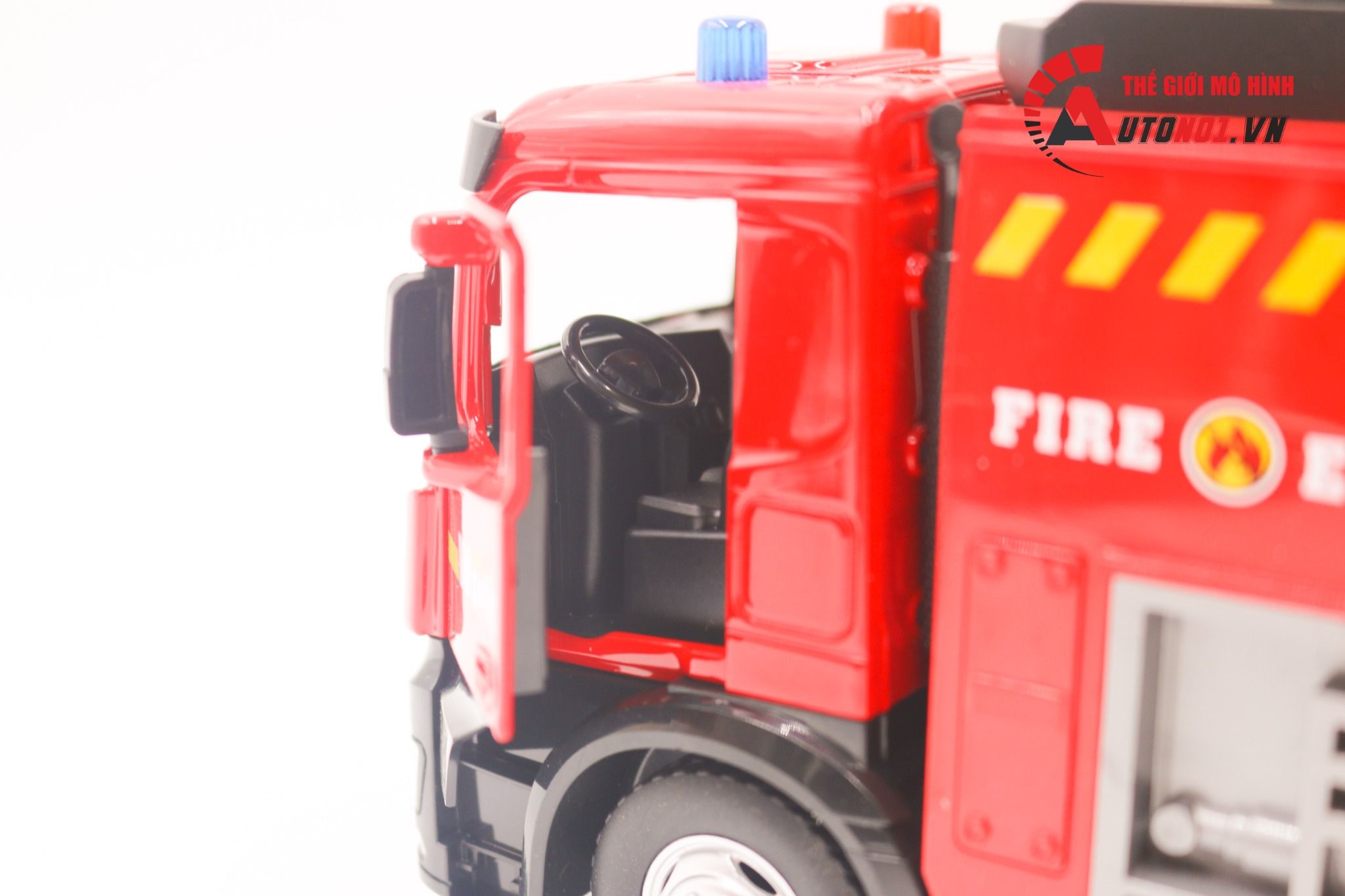 Xe mô hình cứu hỏa phun nước tỉ lệ 1:24 Metal DieCast 8057