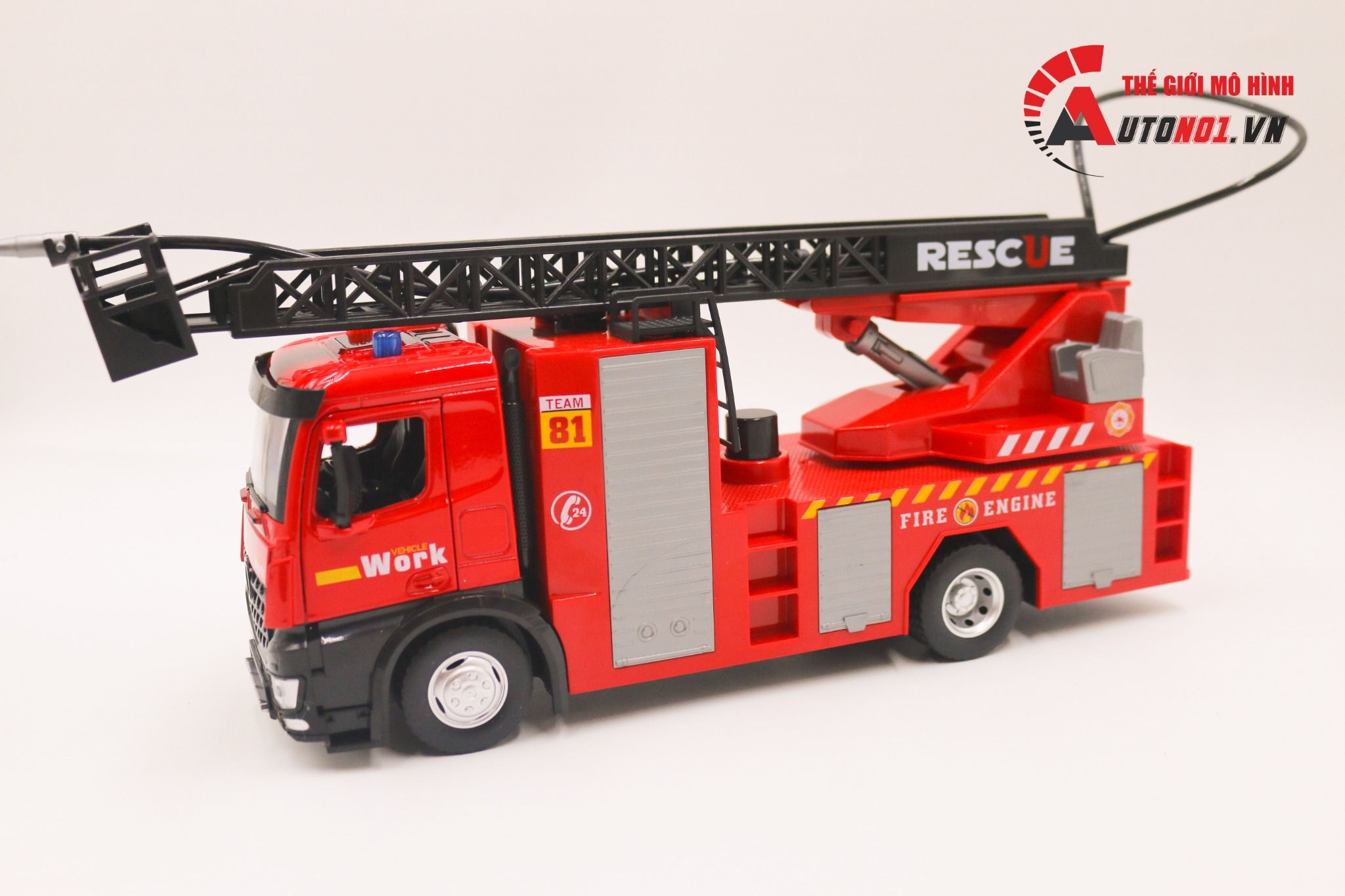 Xe mô hình cứu hỏa phun nước tỉ lệ 1:24 Metal DieCast 8057