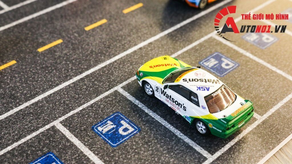 Diorama mặt đường nhiều làn xe, bãi đậu xe in PP cán mờ chống nước bụi bẩn khổ dài kích thước 60x30cm dành cho xe mô hình 1:64 Autono1 DR601