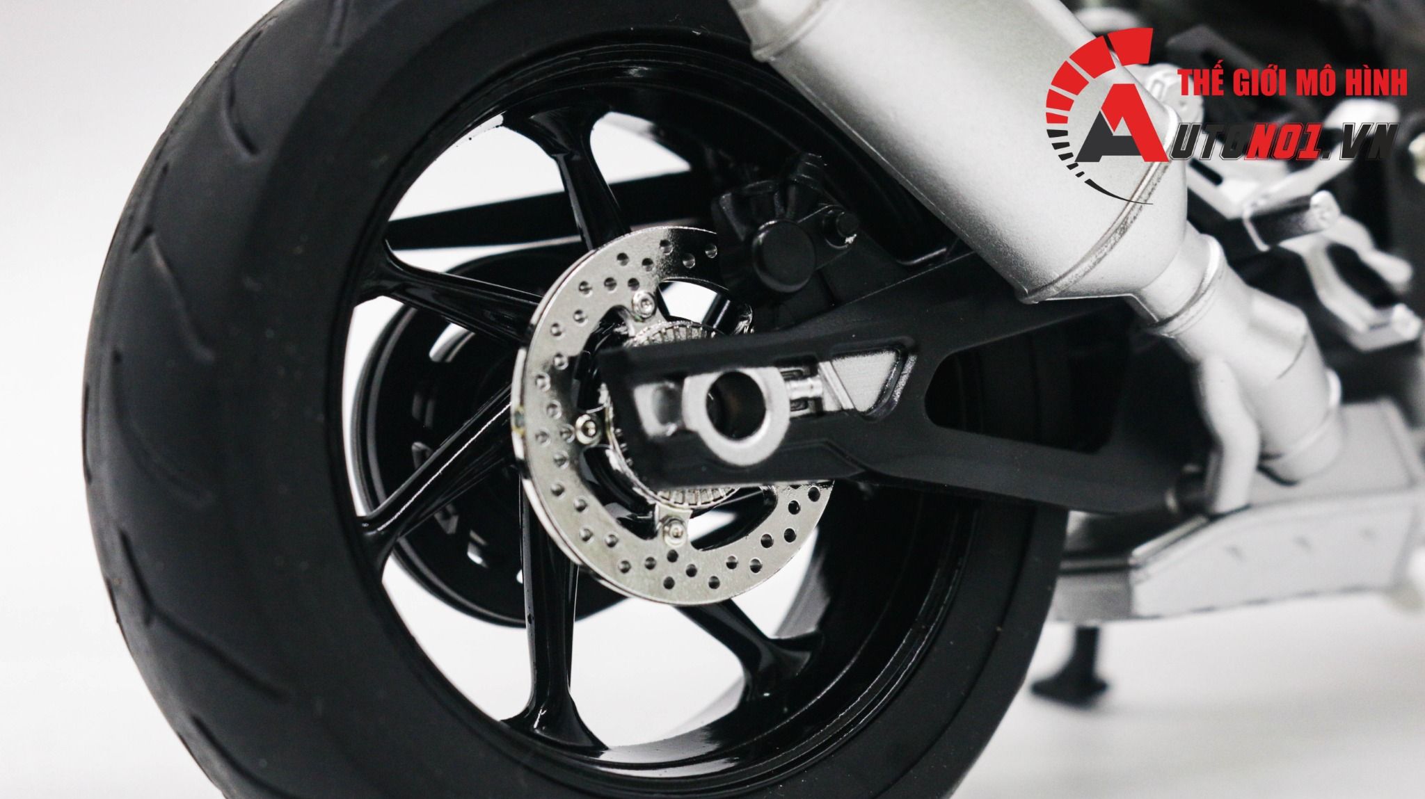 Mô hình xe BMW S1000RR tỉ lệ 1:9 Huayi Alloy MT050