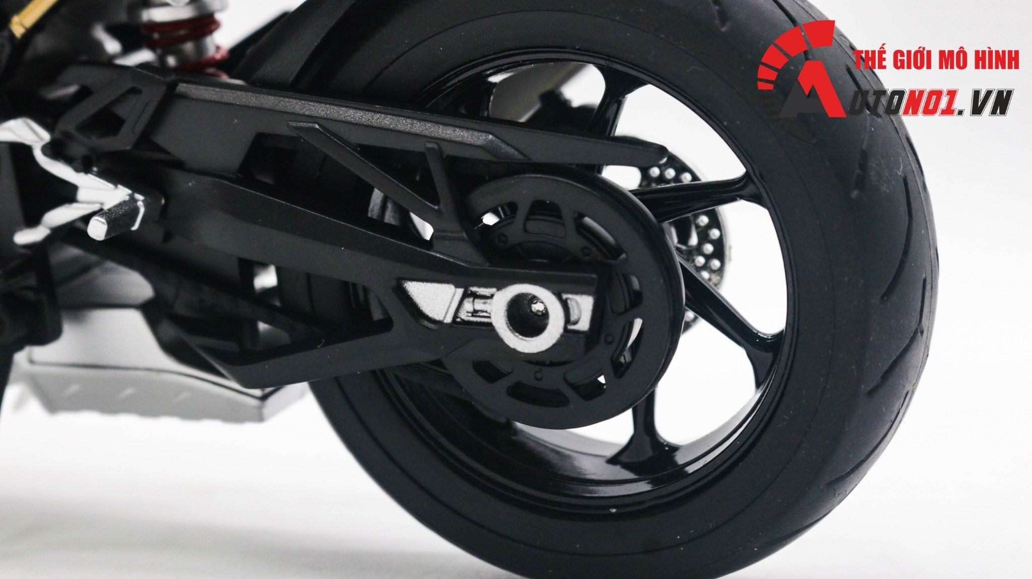 Mô hình xe BMW S1000RR tỉ lệ 1:9 Huayi Alloy MT050