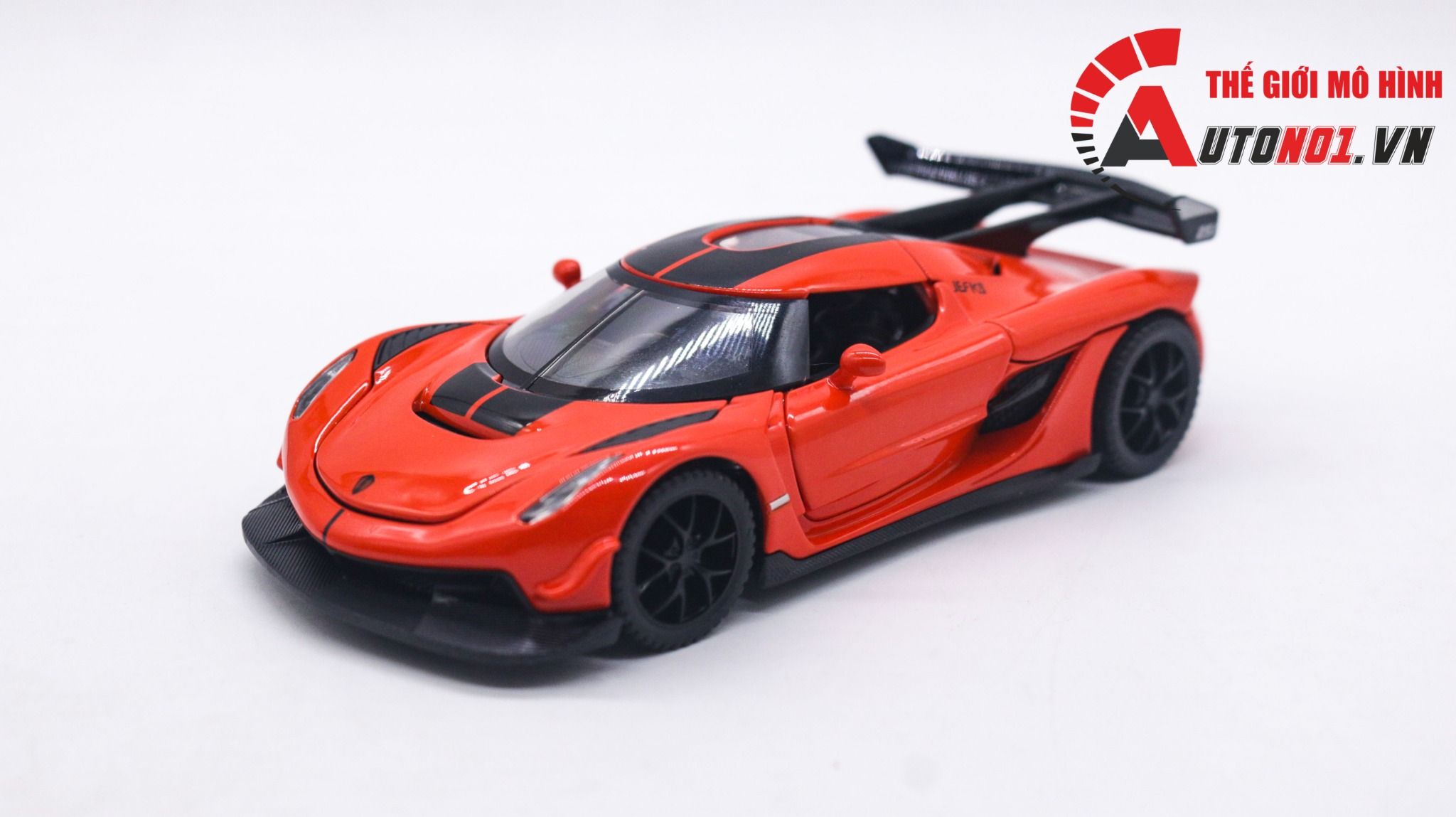 Mô hình xe Koenigsegg Jesko full open có đèn âm thanh tỉ lệ 1:32 Alloy model OT32044