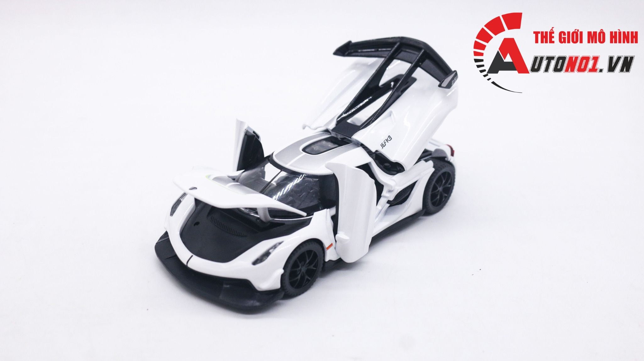 Mô hình xe Koenigsegg Jesko full open có đèn âm thanh tỉ lệ 1:32 Alloy model OT32044