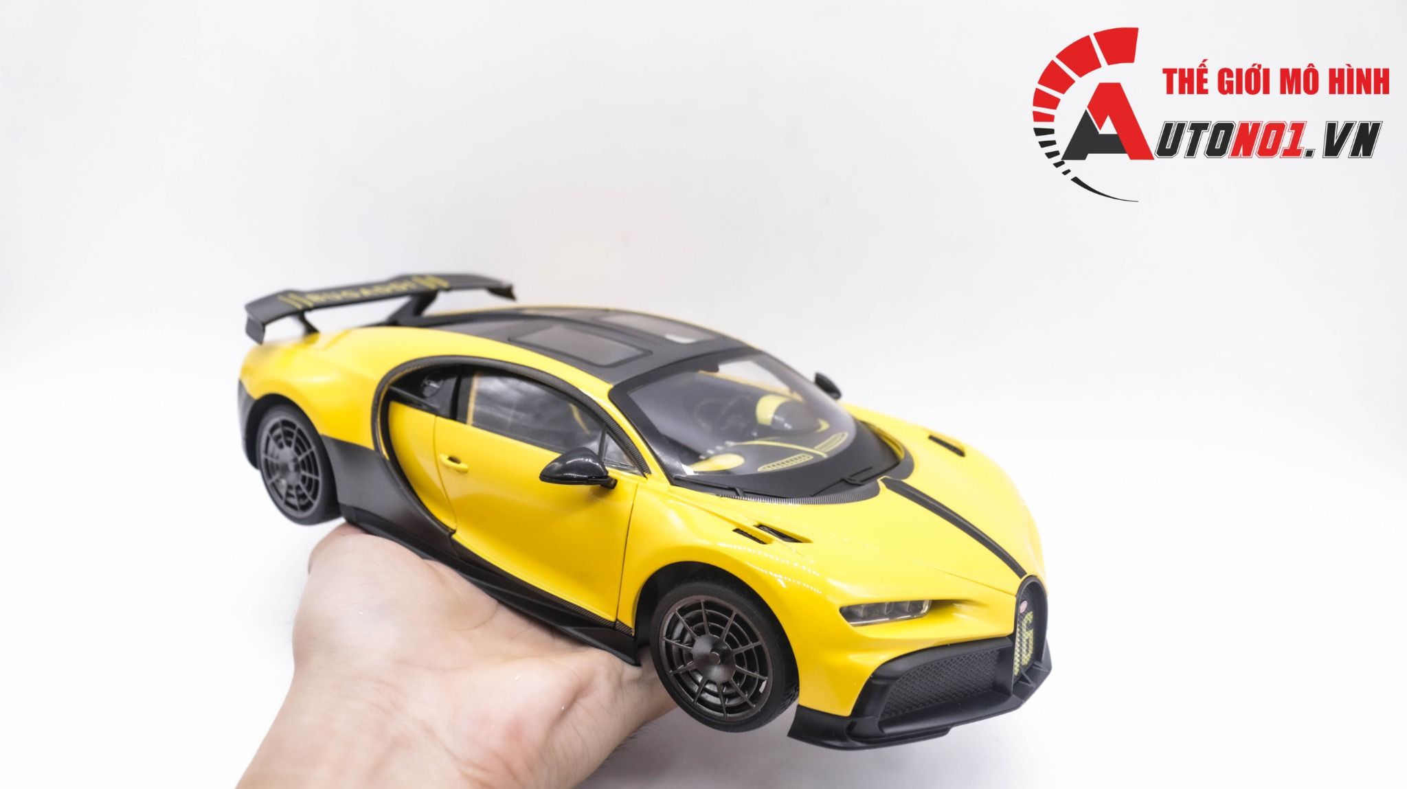  Mô hình siêu xe Bugatti Chiron Super Sport tỉ lệ 1:18 OK Model OT302 