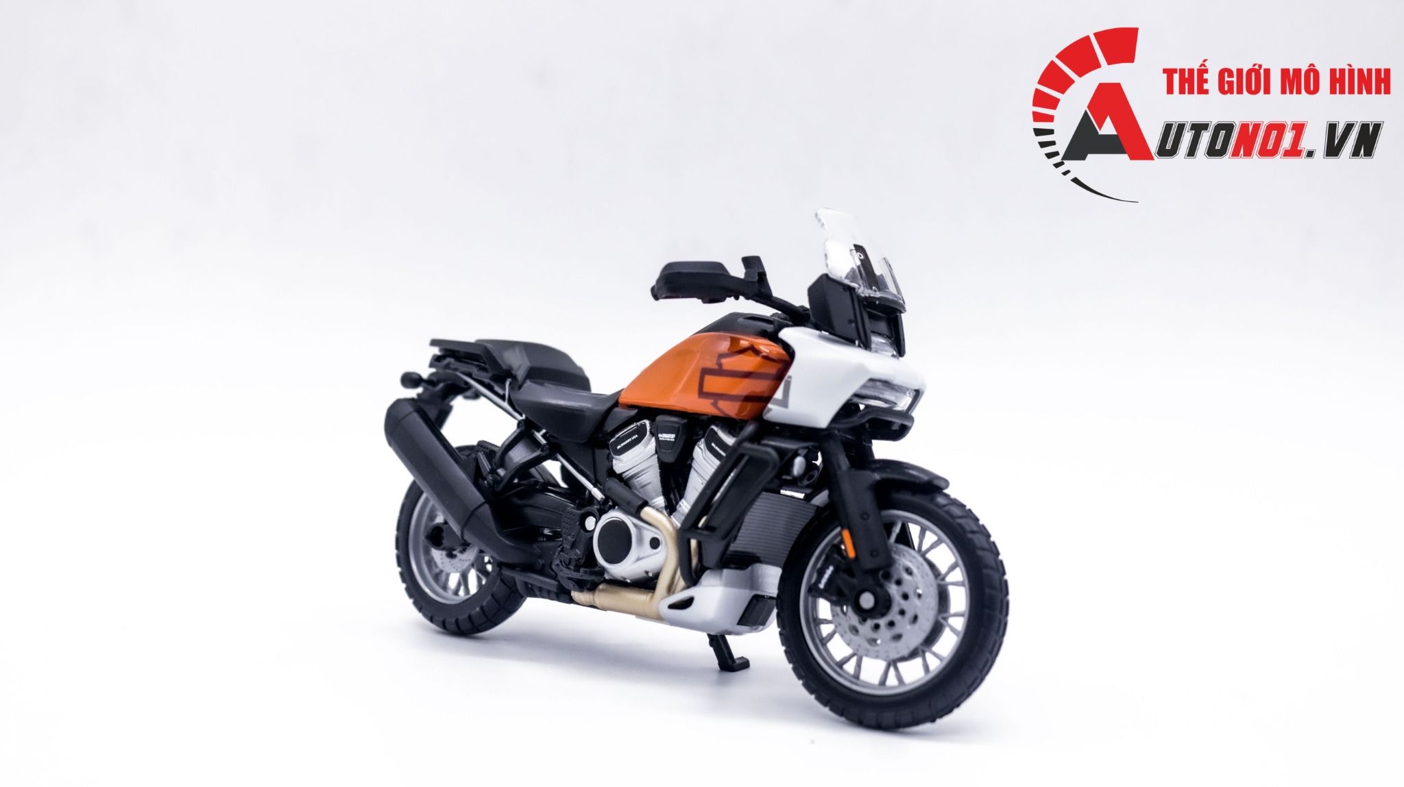 Mô hình xe mô tô Harley Davision Pan America 1200 2021 tỉ lệ 1:18 Maisto 39360 MT047