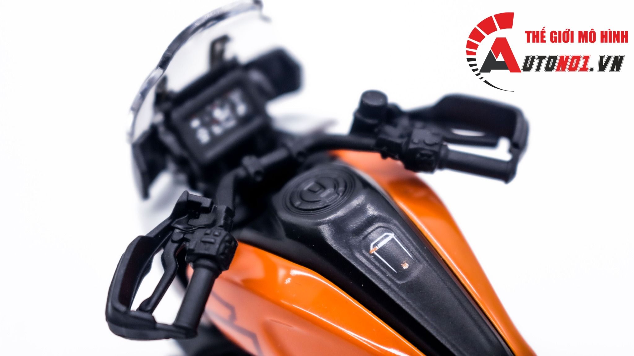 Mô hình xe mô tô Harley Davision Pan America 1200 2021 tỉ lệ 1:18 Maisto 39360 MT047