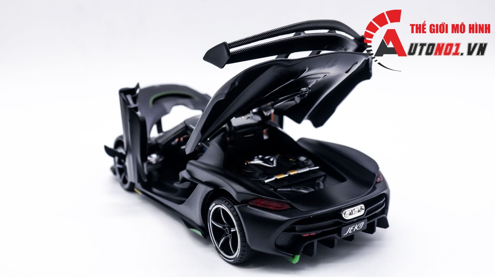  Mô hình xe Koenigsegg Jesko tỉ lệ 1:24 full open có đèn - âm thanh Chezhi OT291 