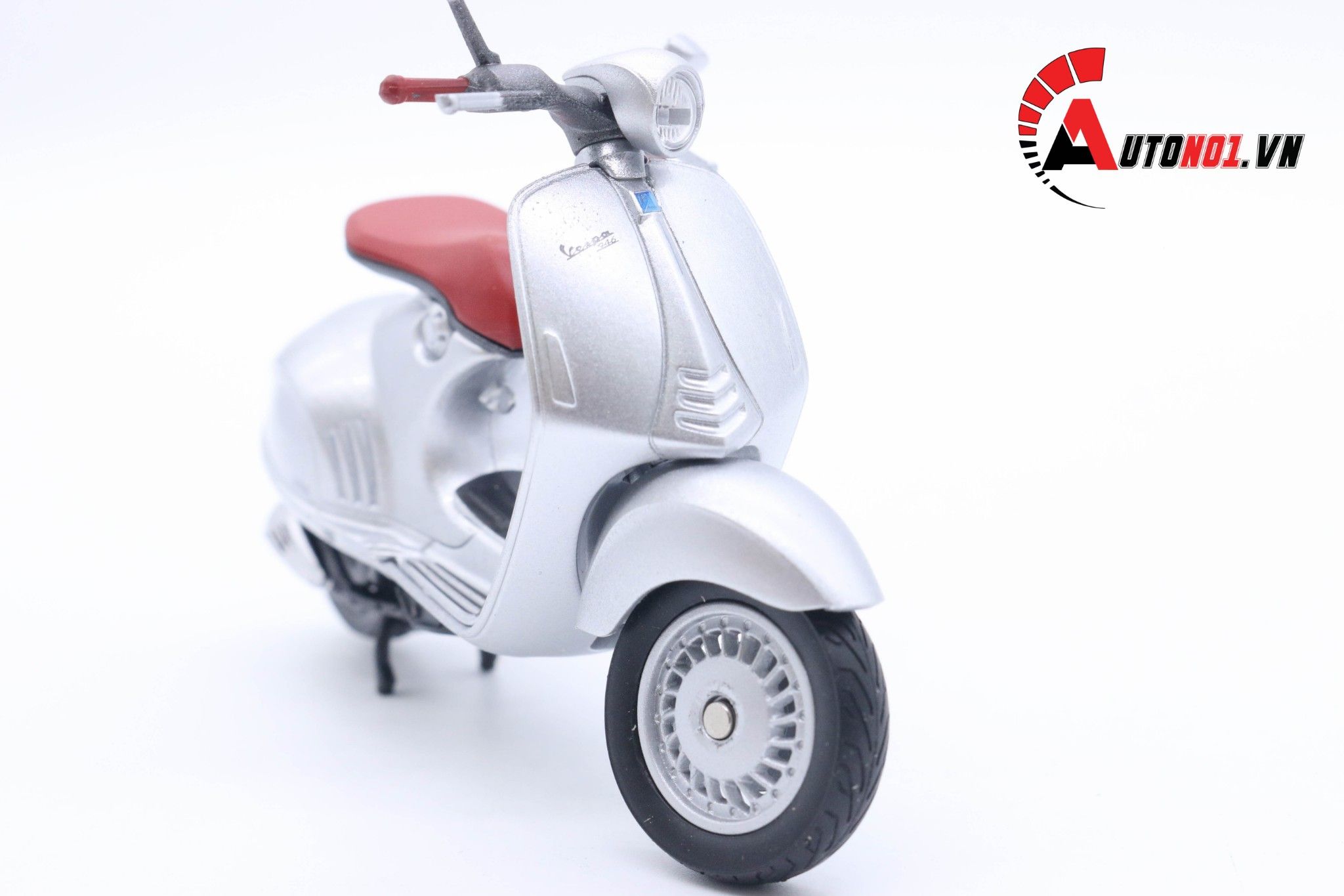  Mô hình xe Vespa 946 2014 silver 1:18 Welly MT078G 