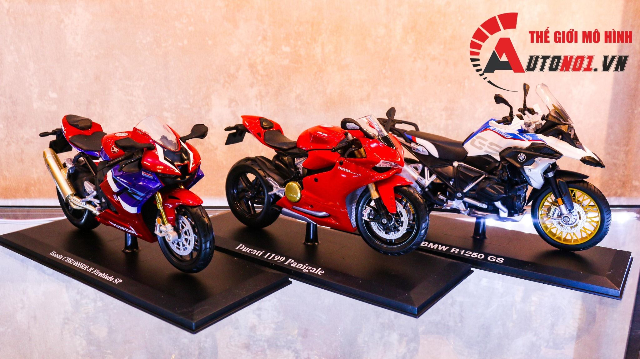  Mô hình xe Ducati 1199 Panigale 2011 red 1:12 Maisto 2222 