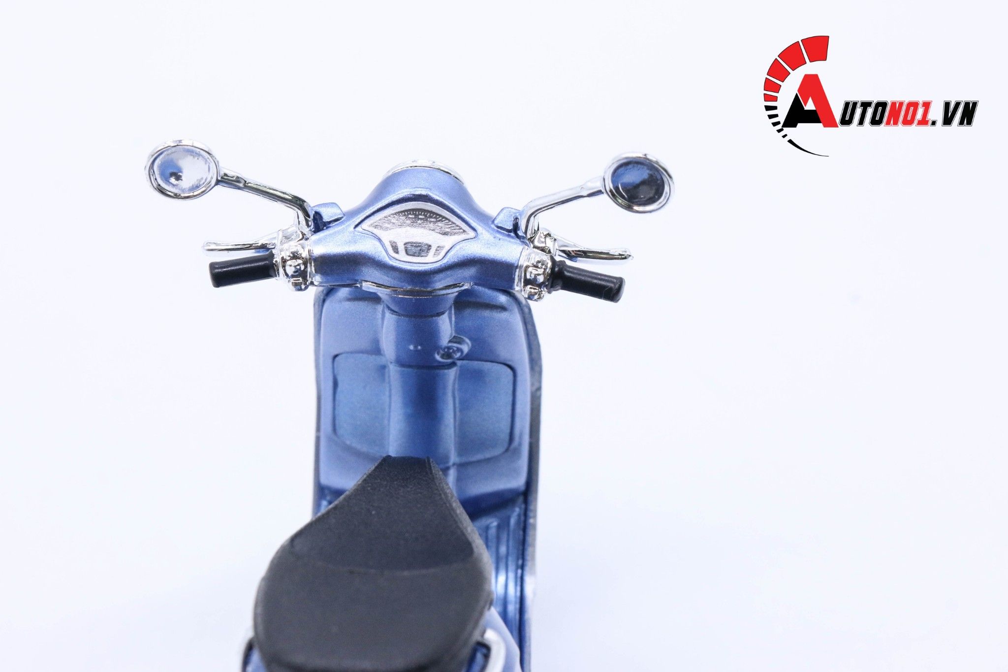 Mô hình xe Vespa primavera 150 blue 1:18 Maisto 7070D