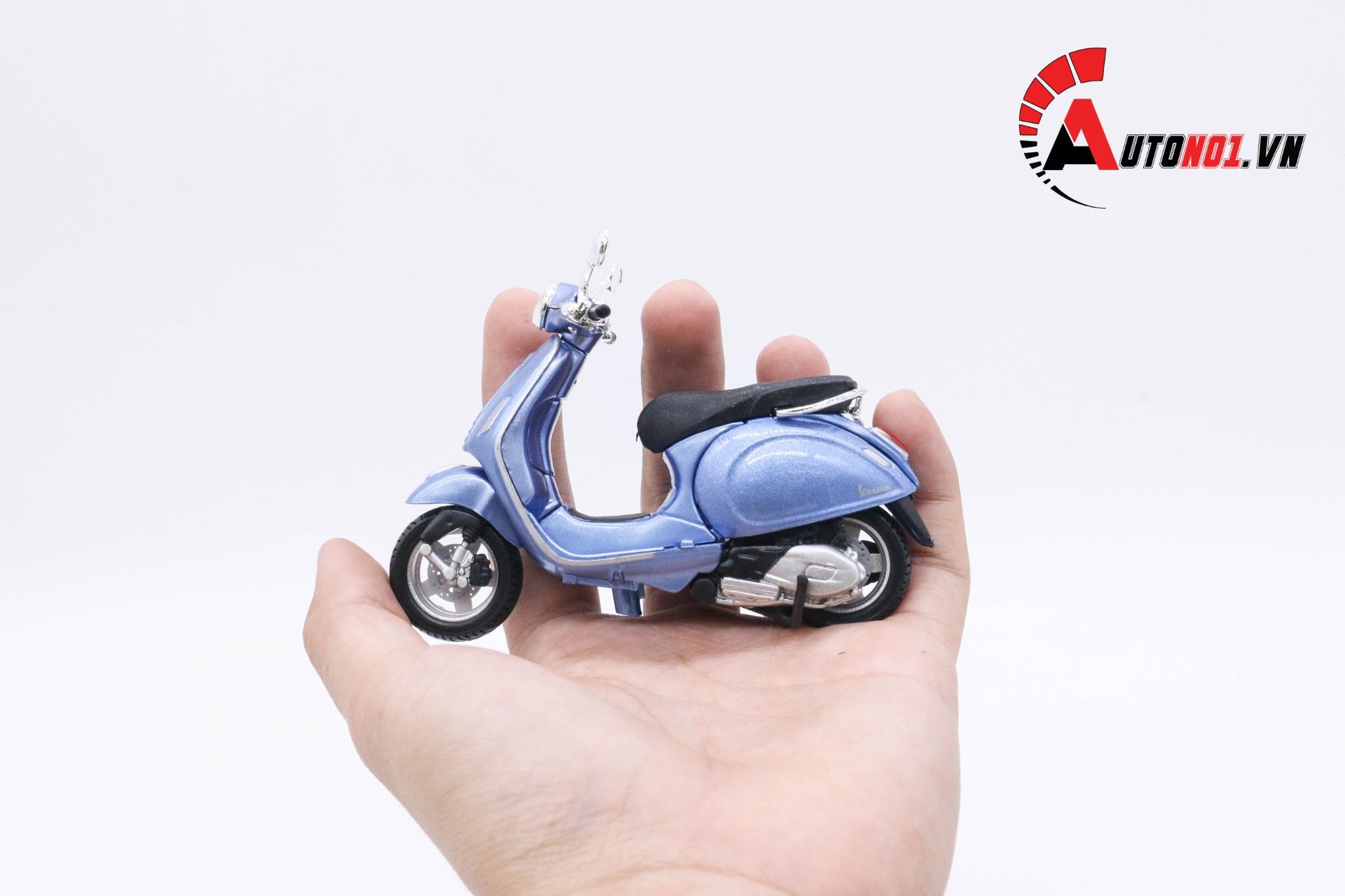 Mô hình xe Vespa primavera 150 blue 1:18 Maisto 7070D