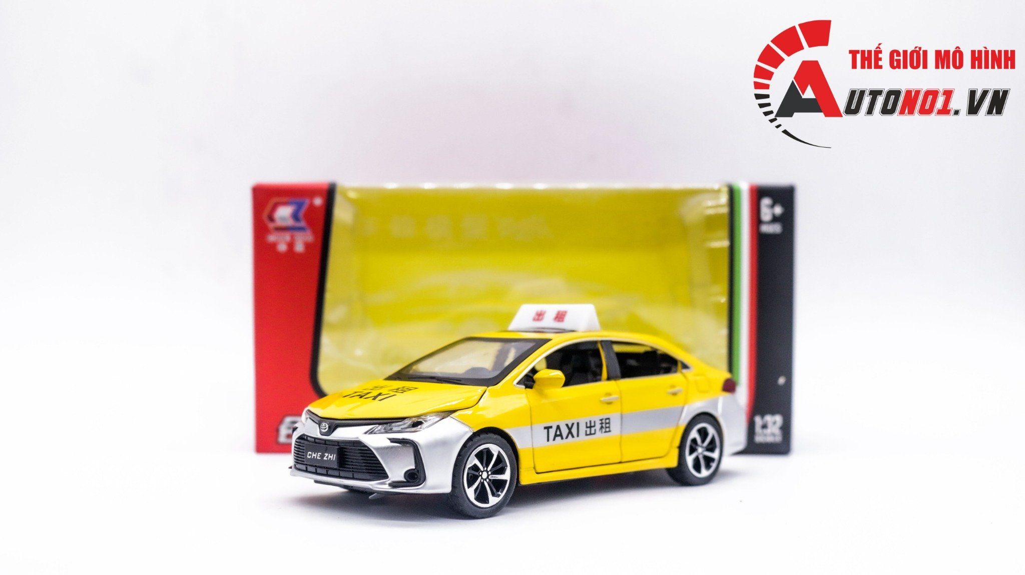 Mô hình xe ô tô Toyota Corolla sedan taxi tỉ lệ 1:32 Alloy model OT224
