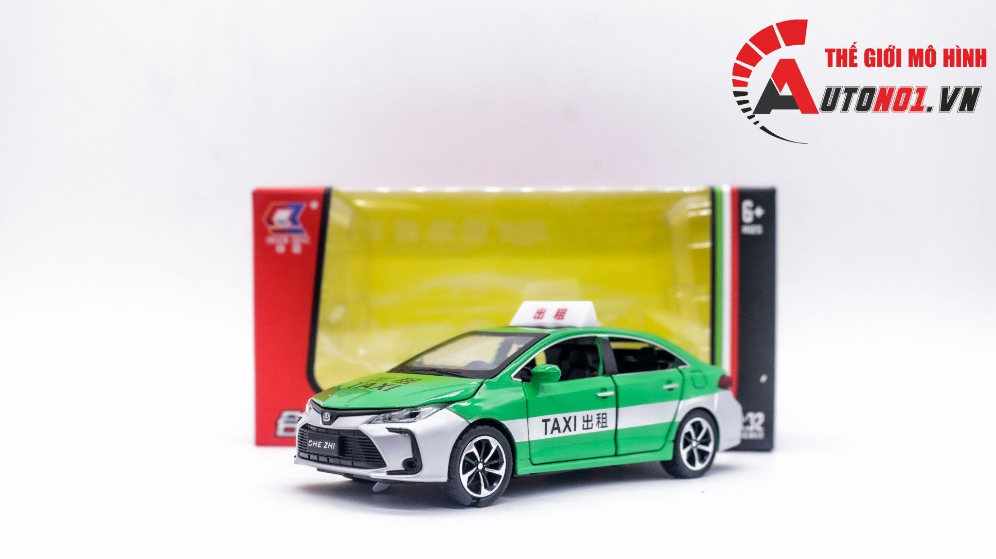 Mô hình xe ô tô Toyota Corolla sedan taxi tỉ lệ 1:32 Alloy model OT224