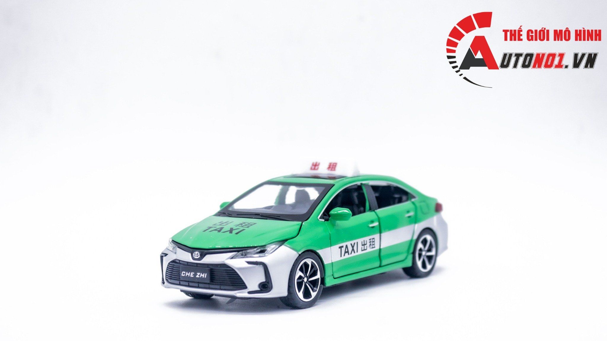 Mô hình xe ô tô Toyota Corolla sedan taxi tỉ lệ 1:32 Alloy model OT224