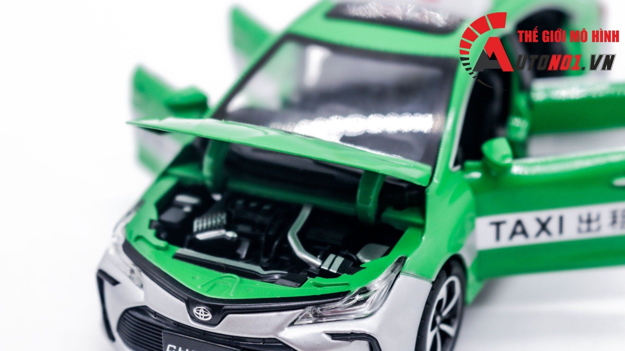Mô hình xe ô tô Toyota Corolla sedan taxi tỉ lệ 1:32 Alloy model OT224