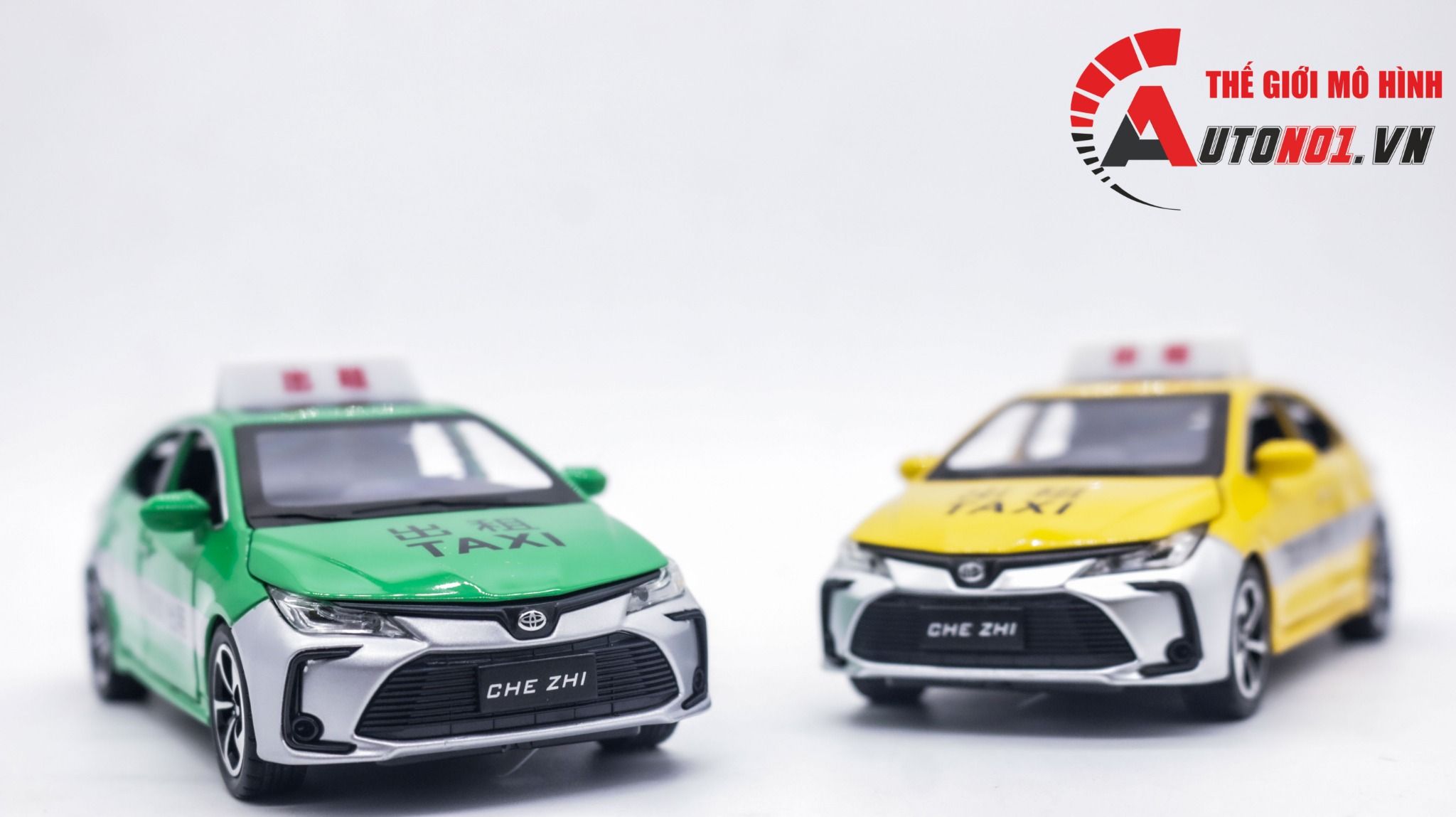 Mô hình xe ô tô Toyota Corolla sedan taxi tỉ lệ 1:32 Alloy model OT224
