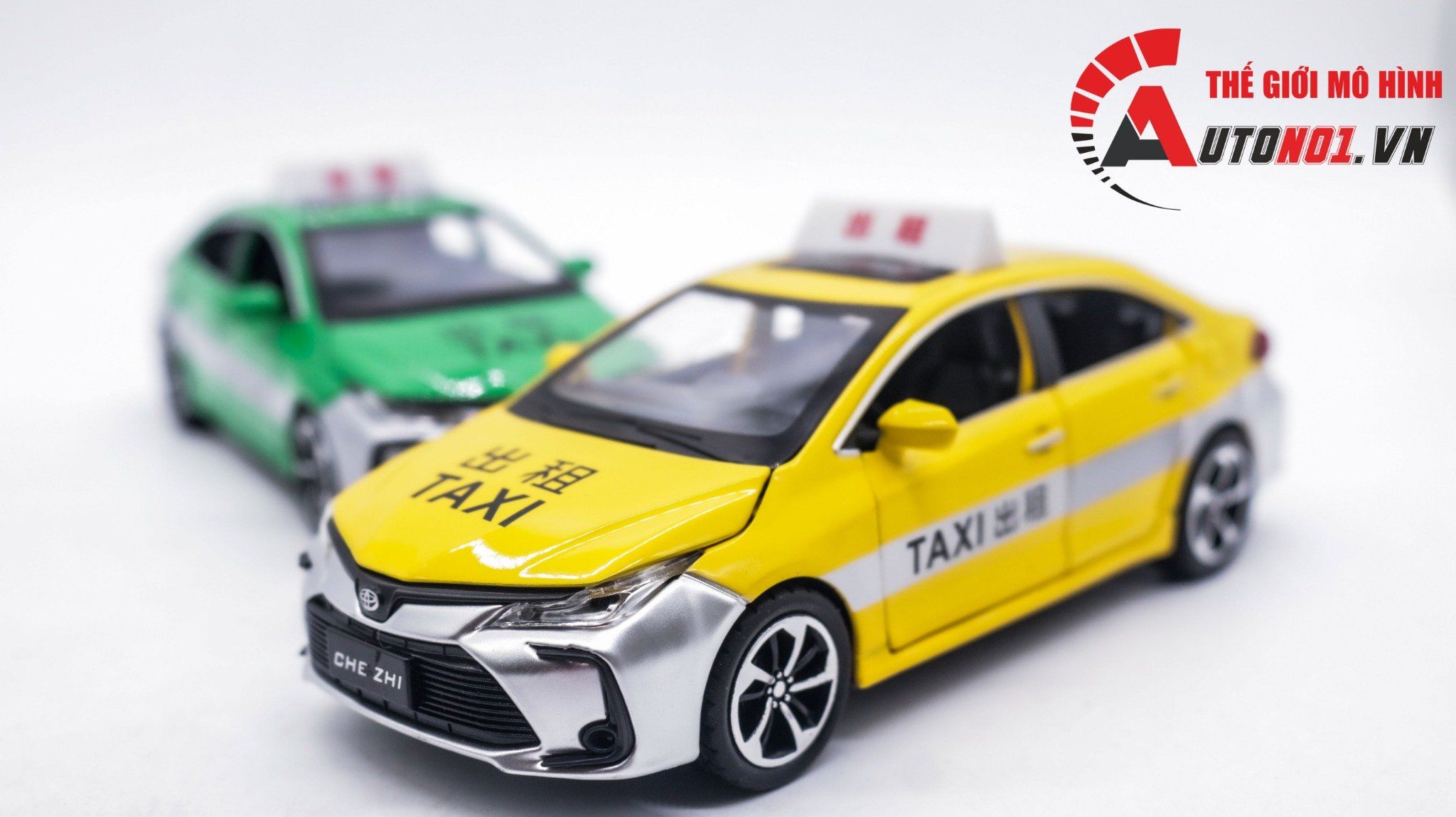 Mô hình xe ô tô Toyota Corolla sedan taxi tỉ lệ 1:32 Alloy model OT224