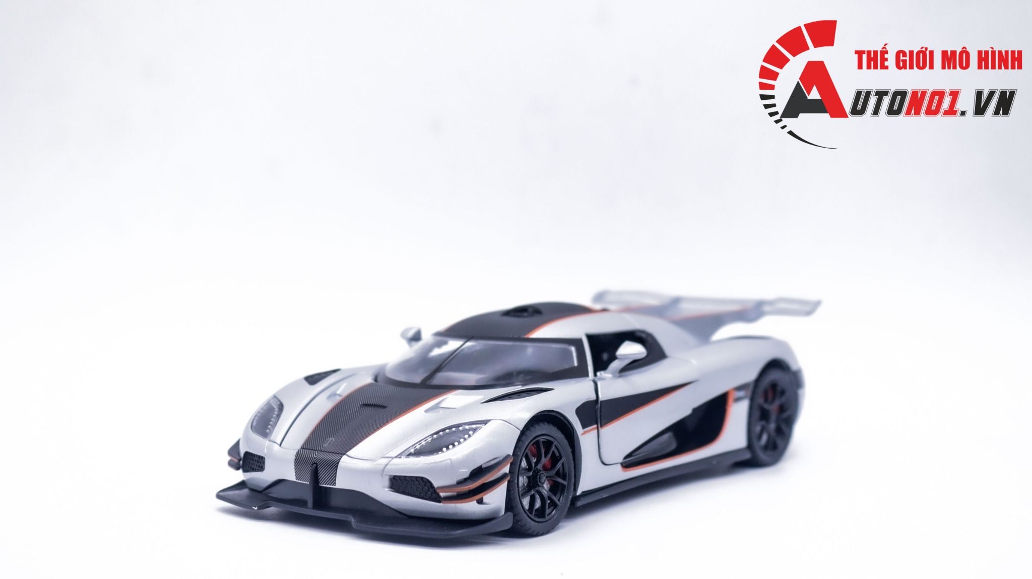 Mô hình xe ô tô Koenigsegg One:1 mở full open - đánh lái được tỉ lệ 1:24 Newao OT313