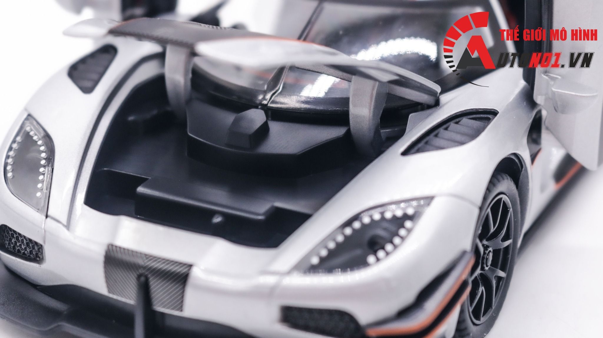 Mô hình xe ô tô Koenigsegg One:1 mở full open - đánh lái được tỉ lệ 1:24 Newao OT313
