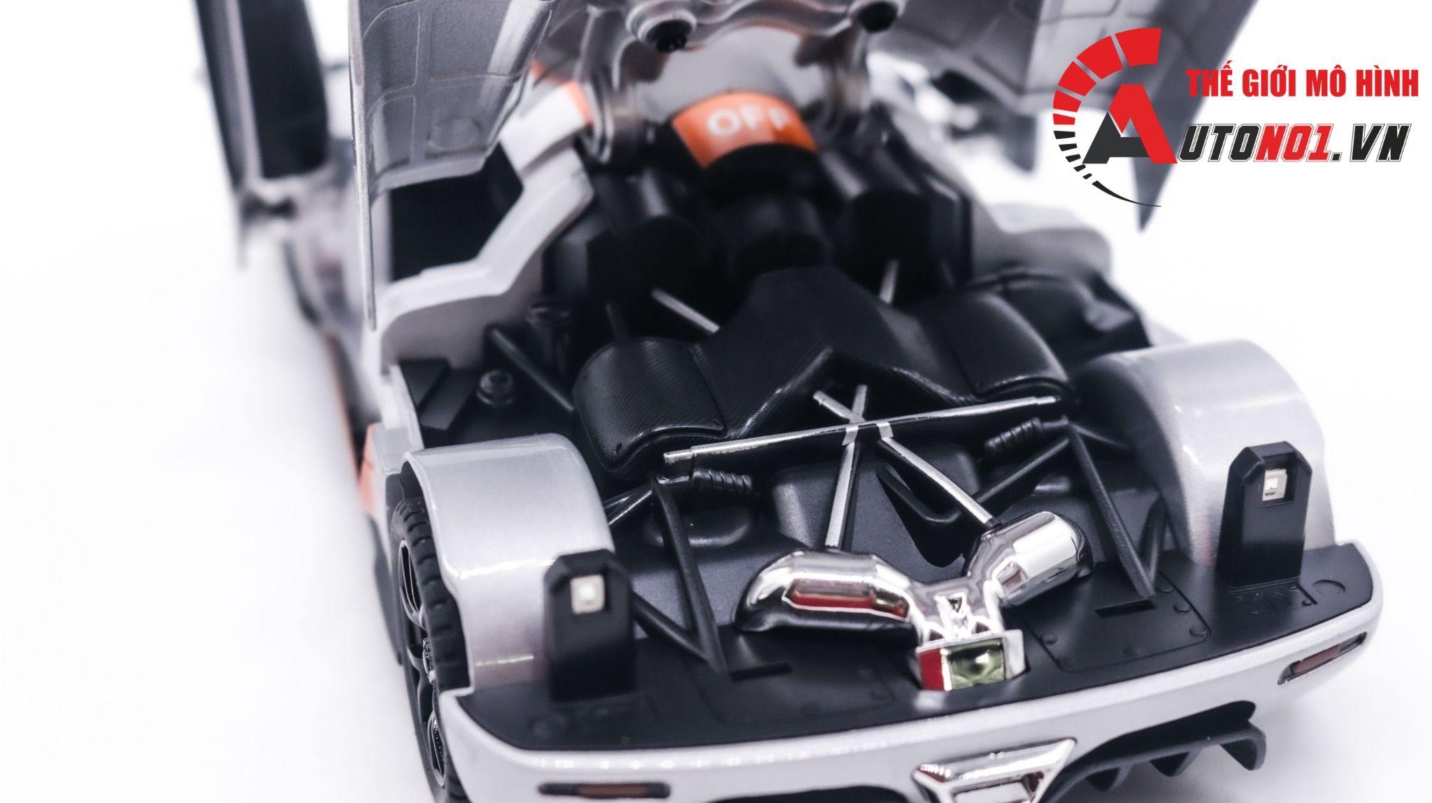 Mô hình xe ô tô Koenigsegg One:1 mở full open - đánh lái được tỉ lệ 1:24 Newao OT313