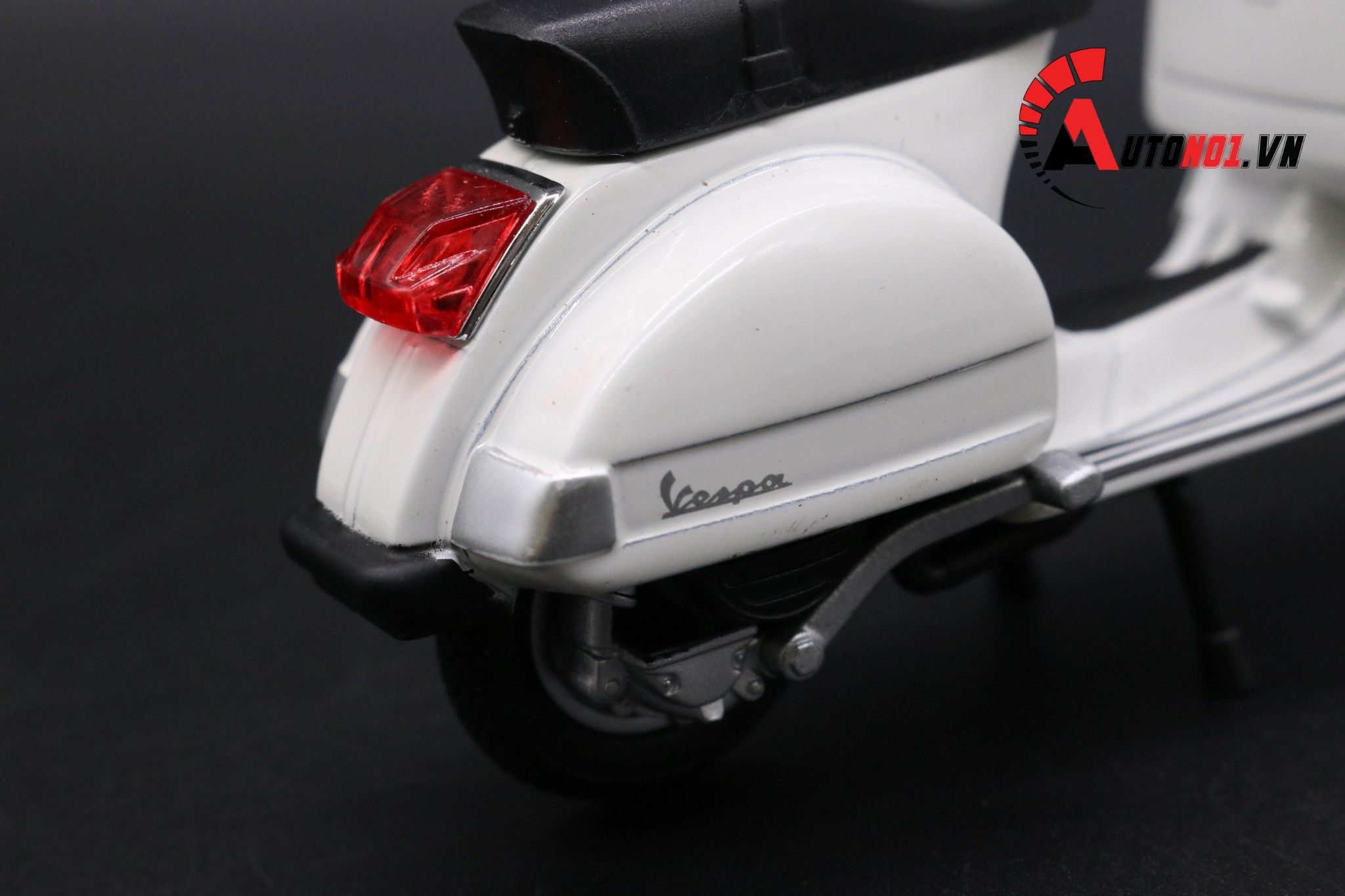  Mô hình xe Vespa px 2016 white 1:18 Welly MT078H 