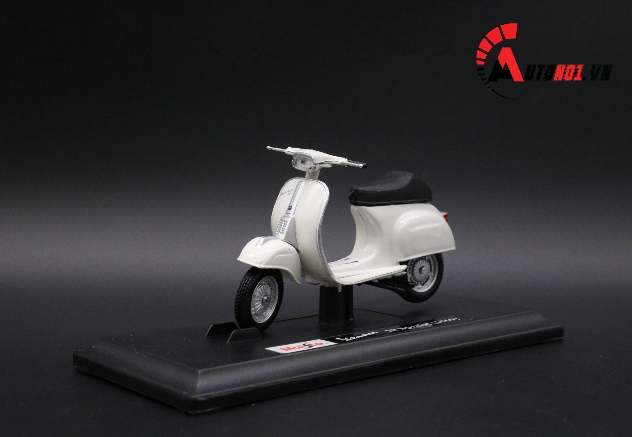  Mô hình xe Vespa 50 special 1969 1:18 Maisto 7070H 