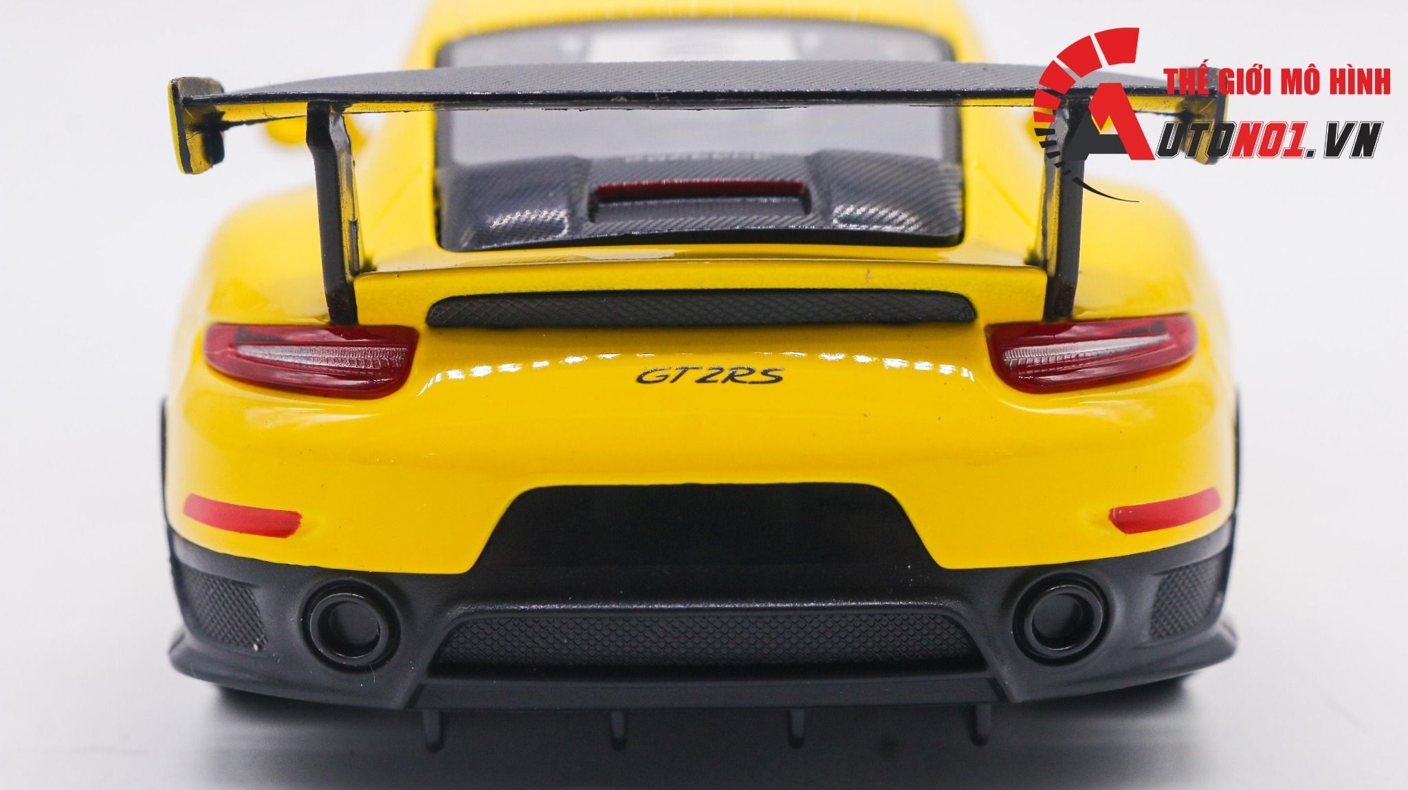 Mô hình xe Porsche 911 Gt2 Rs 2018 Yellow 1:24 Maisto OT617