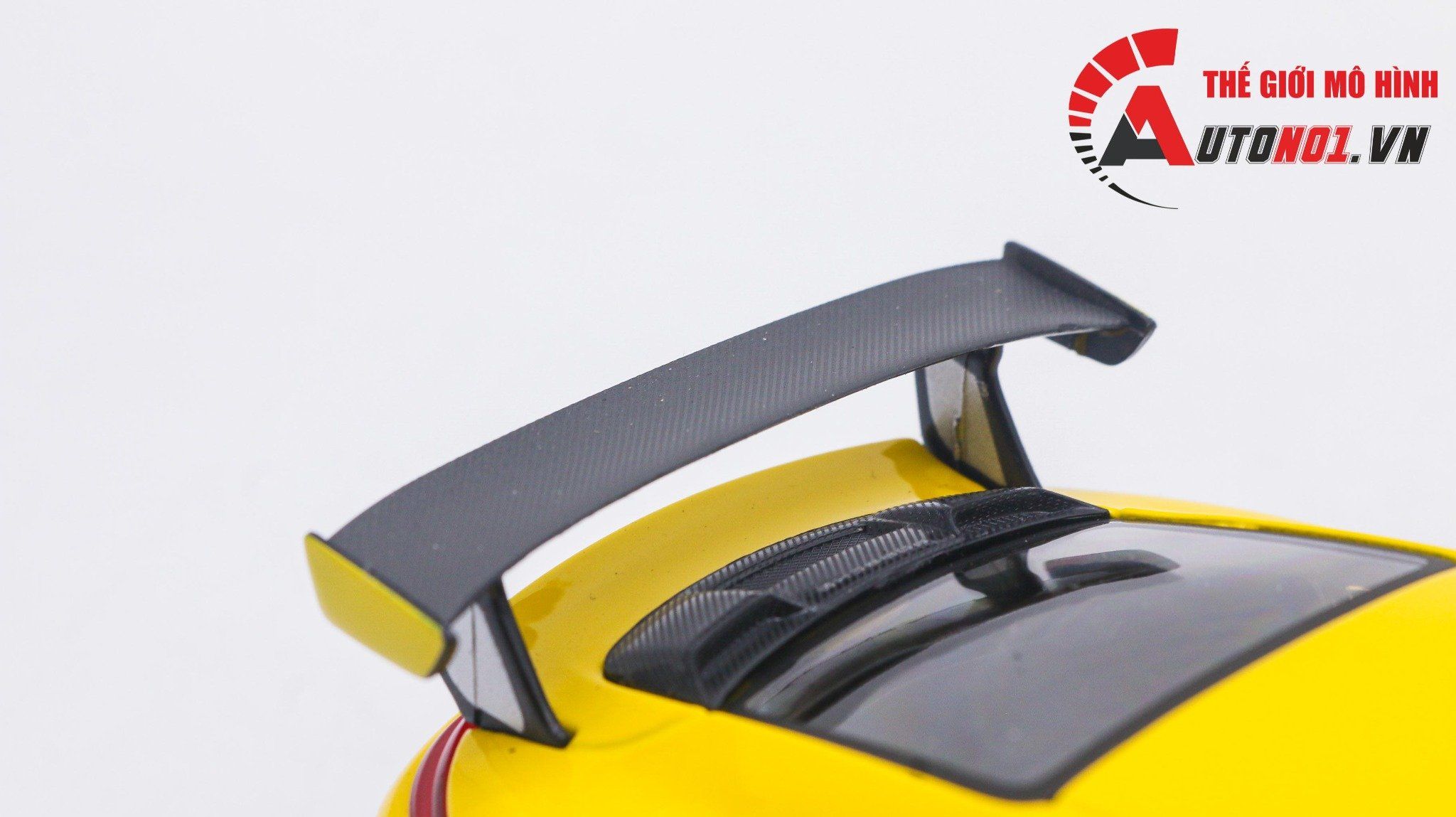 Mô hình xe Porsche 911 Gt2 Rs 2018 Yellow 1:24 Maisto OT617
