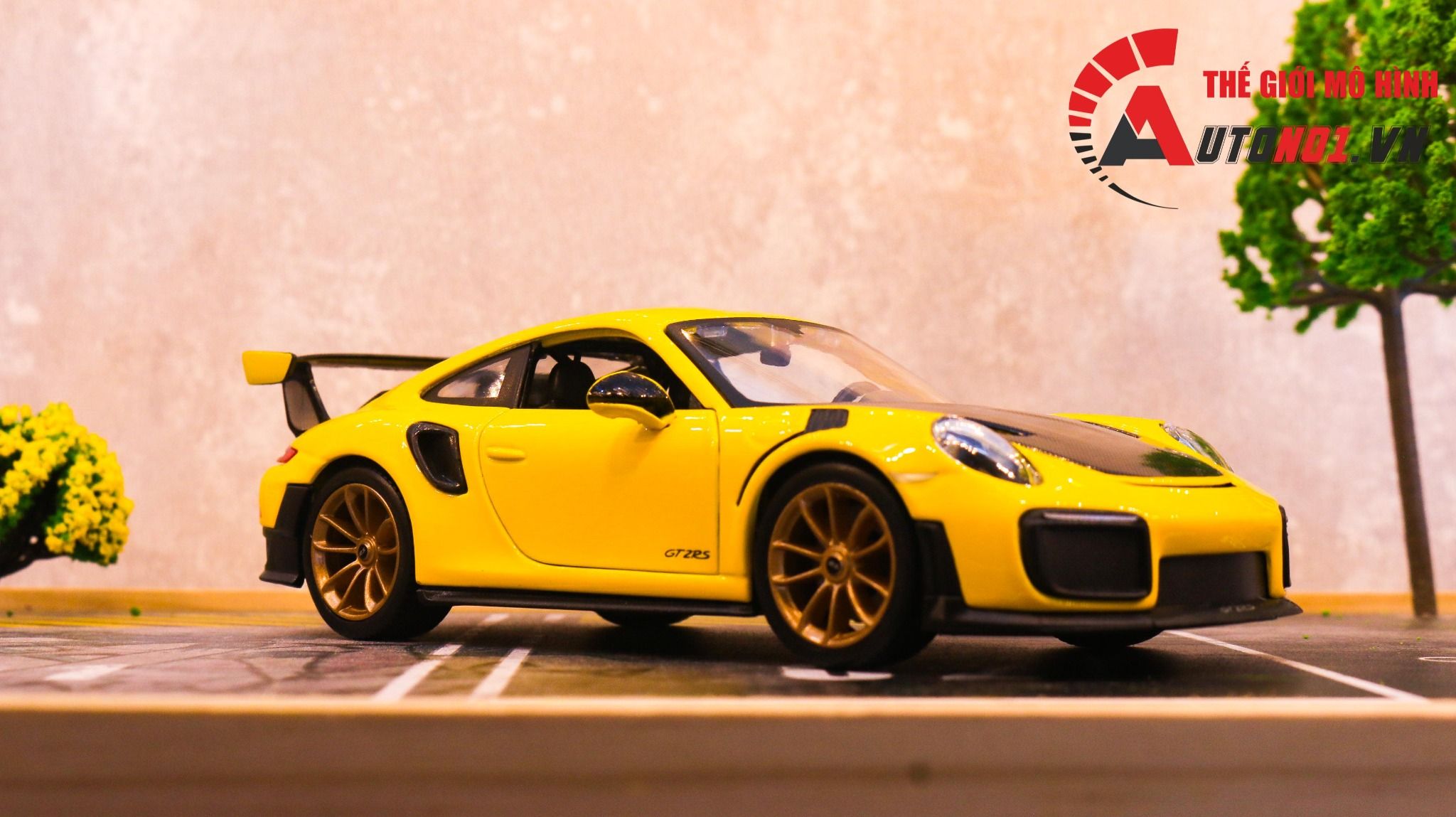 Mô hình xe Porsche 911 Gt2 Rs 2018 Yellow 1:24 Maisto OT617