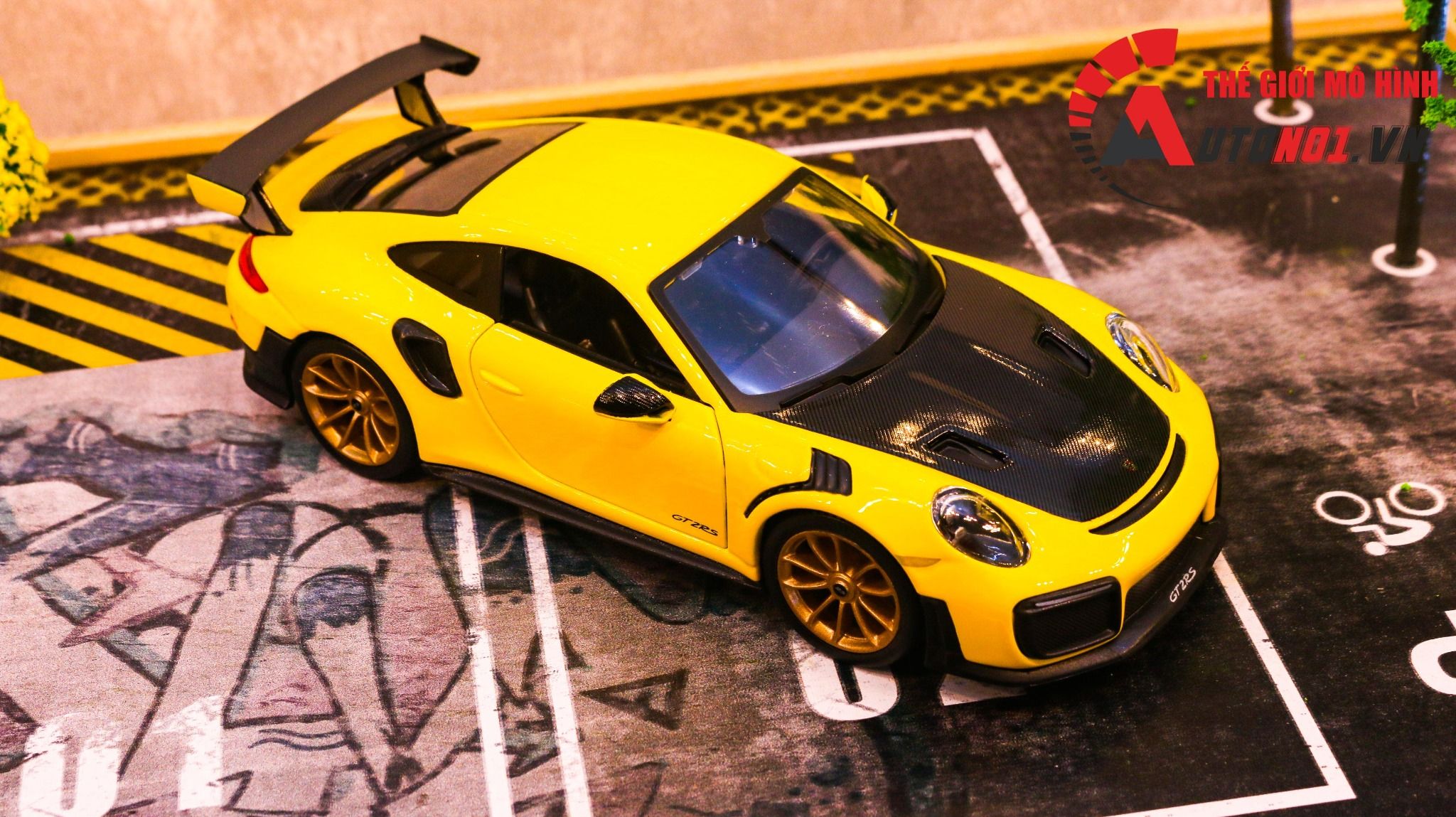 Mô hình xe Porsche 911 Gt2 Rs 2018 Yellow 1:24 Maisto OT617
