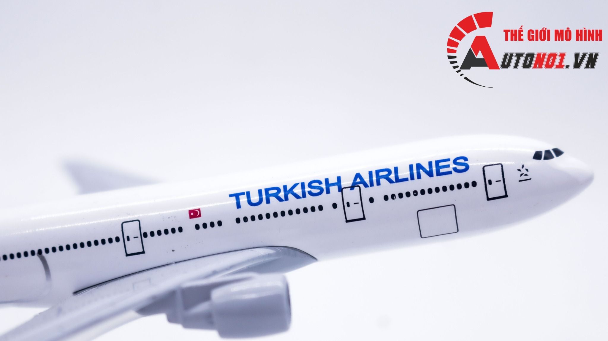 Mô hình máy bay Turkish Airlines Boeing B777-300ER 16cm MB16071