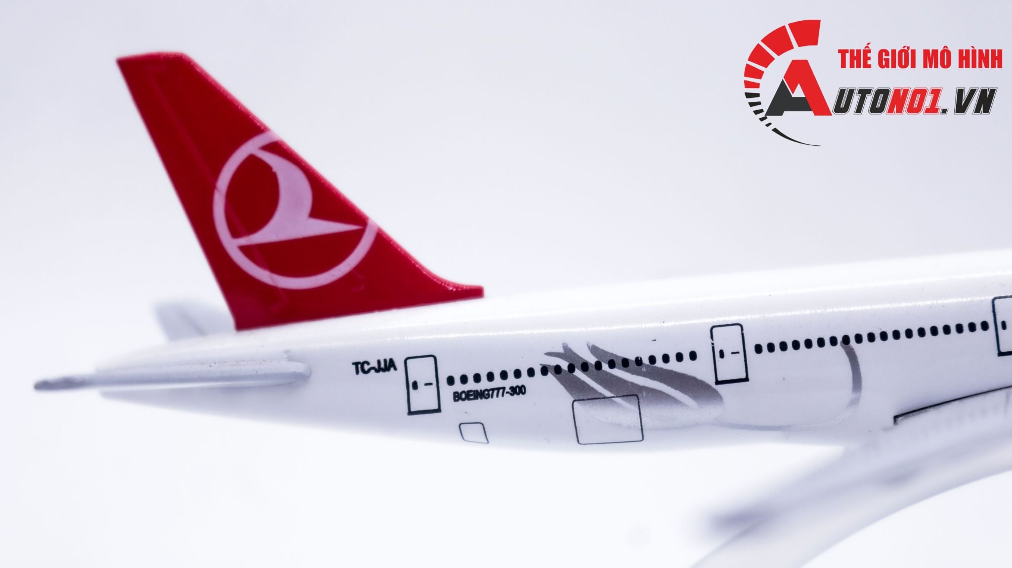 Mô hình máy bay Turkish Airlines Boeing B777-300ER 16cm MB16071