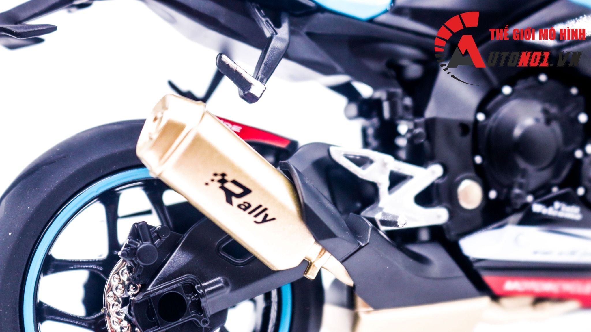 Mô hình xe Yamaha R1M Petronas tỉ lệ 1:12 Jiaye Model MT056
