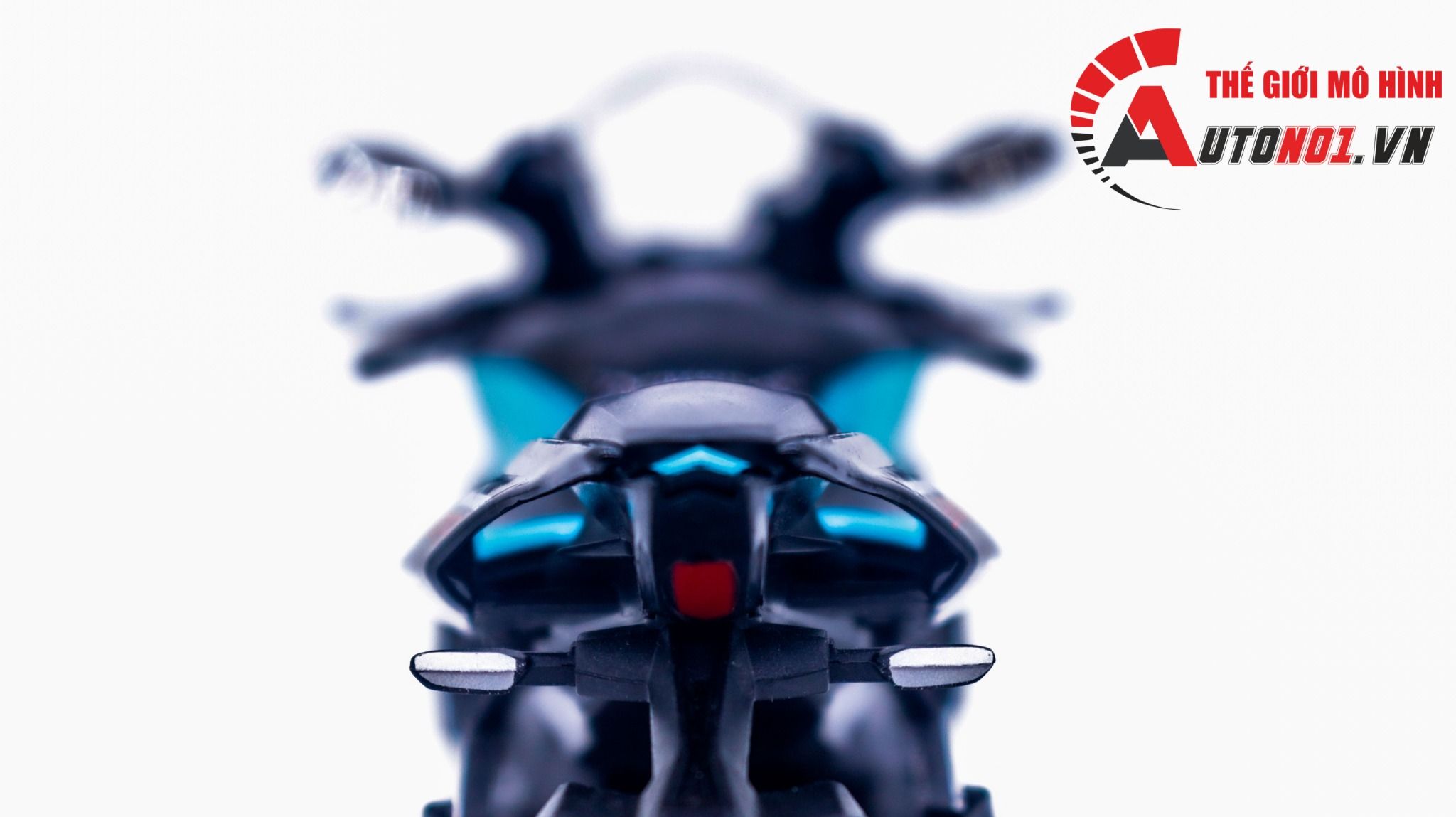 Mô hình xe Yamaha R1M Petronas tỉ lệ 1:12 Jiaye Model MT056
