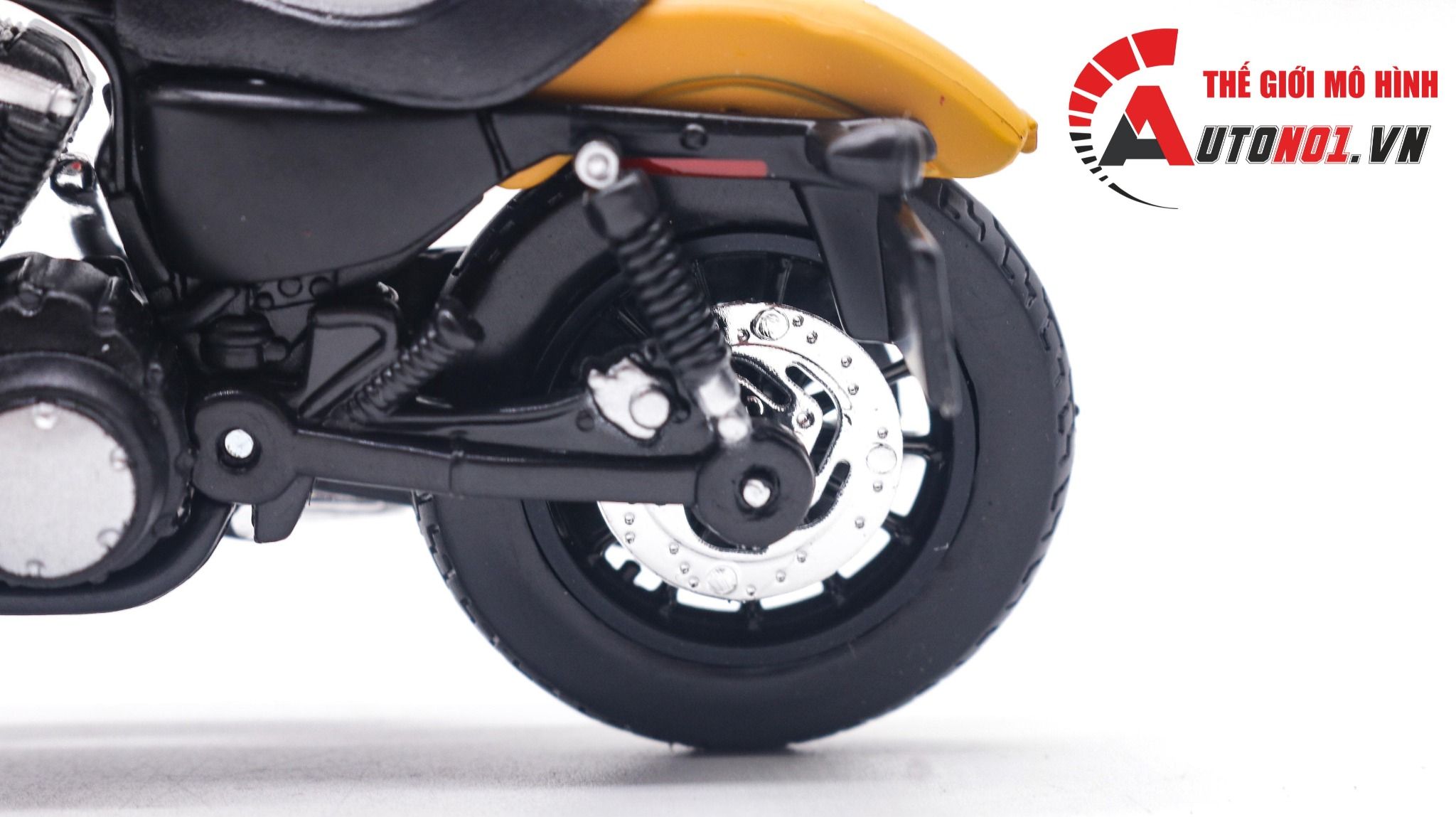 Mô hình xe Harley Davidson sportster iron 883 orange 1:18 Maisto 7373B