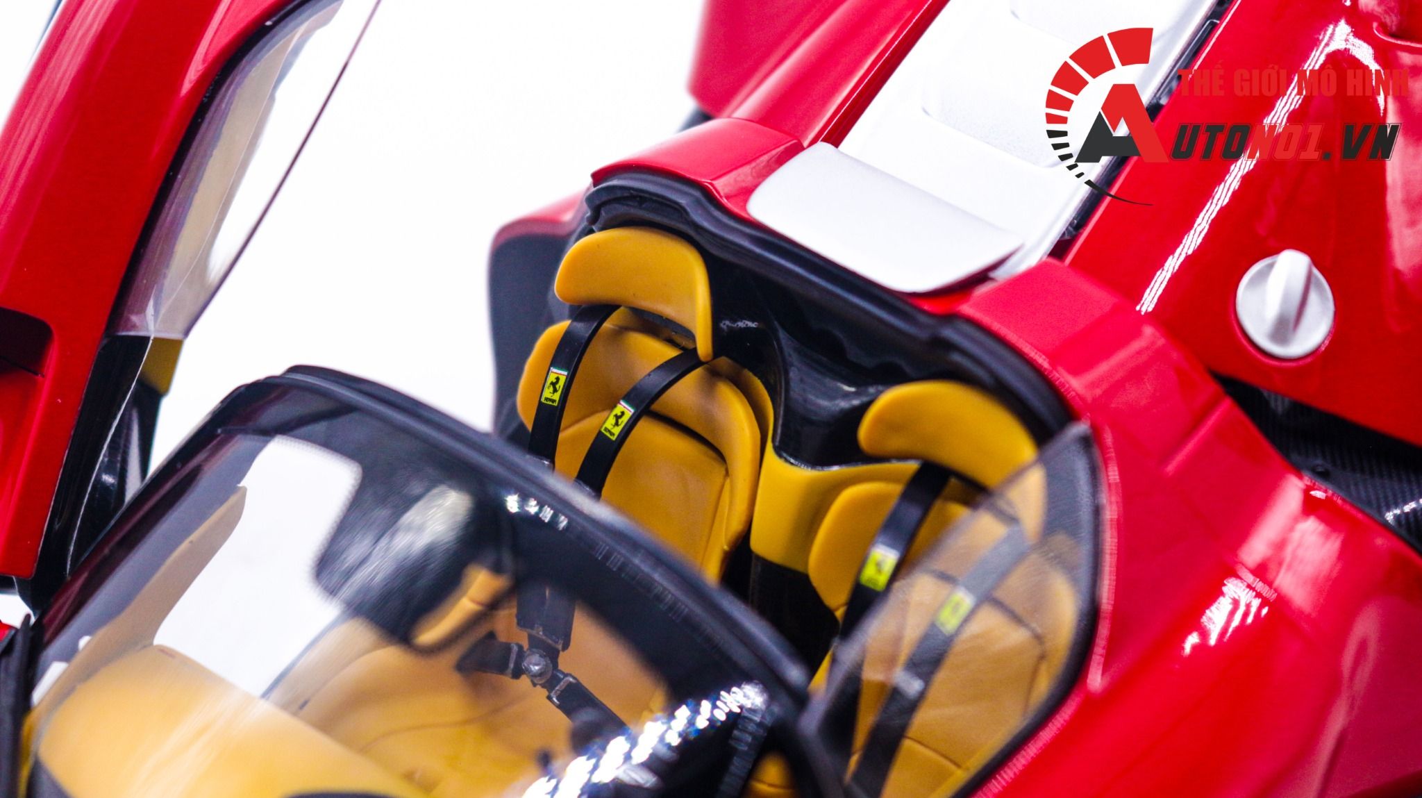 Mô hình xe Ferrari Daytona SP3 Signature red full open tỉ lệ 1:18 Bburago 18-16912 RD OT316