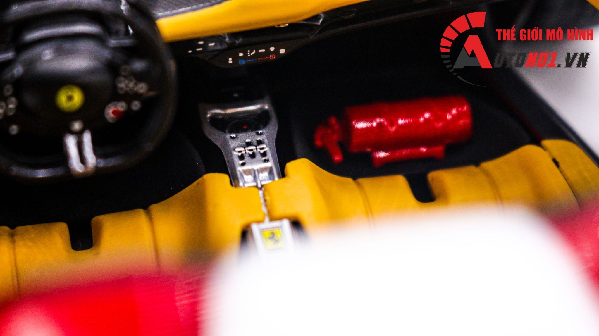 Mô hình xe Ferrari Daytona SP3 Signature red full open tỉ lệ 1:18 Bburago 18-16912 RD OT316
