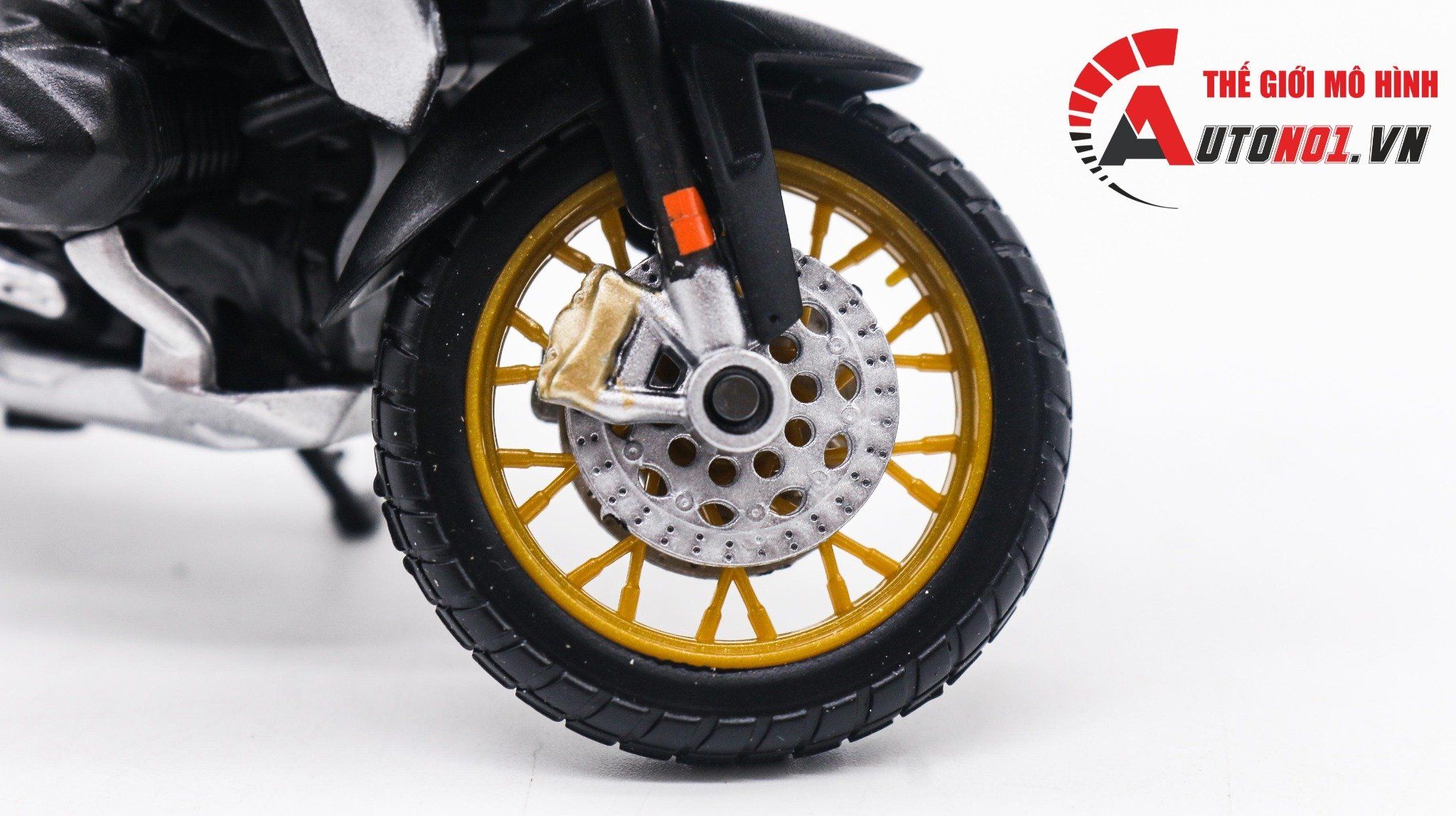  Mô hình xe Bmw R1250 gs white 1:18 Maisto 8009 